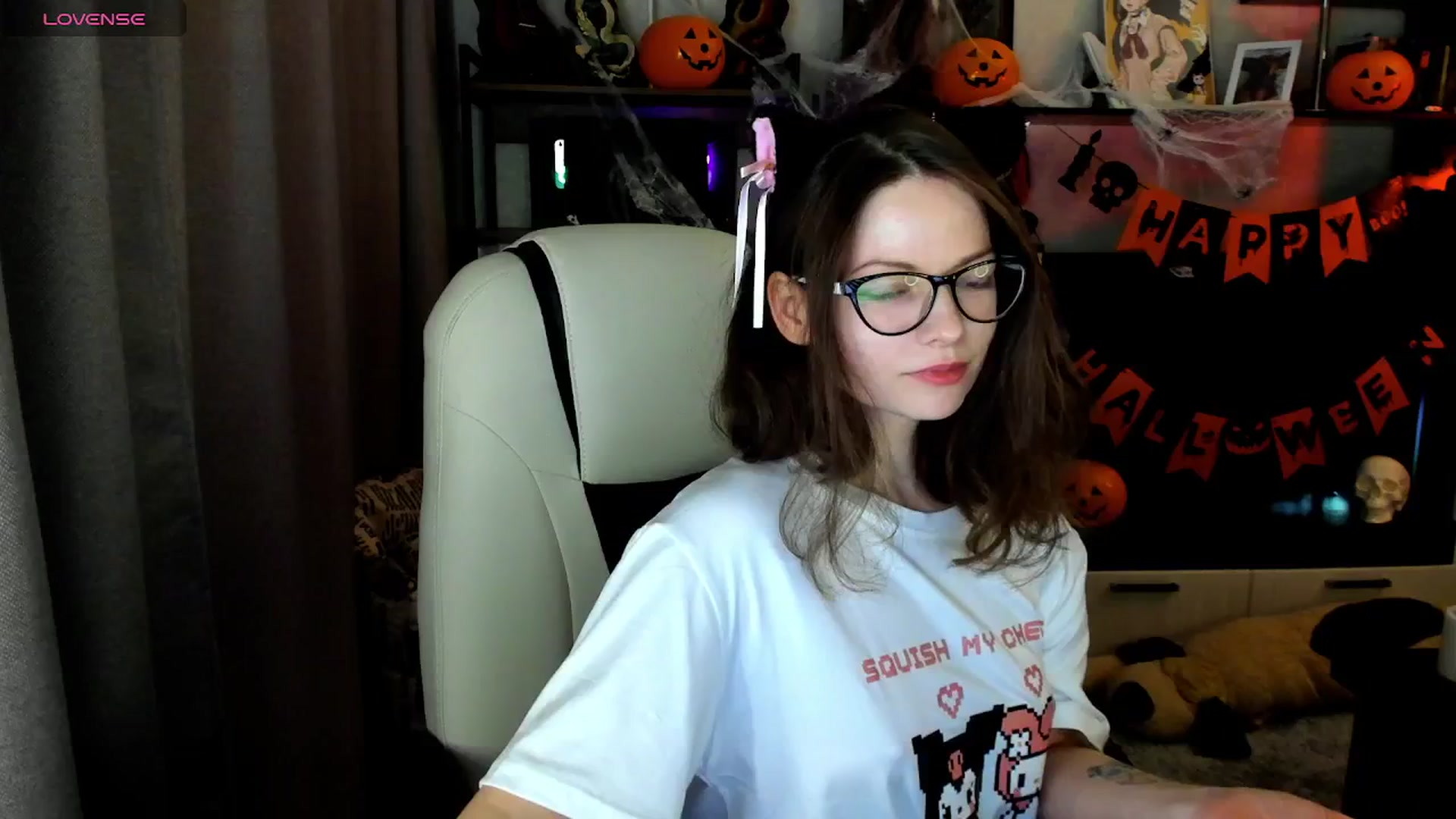 Gallery image thumbnail from MewTwo's myfreecams stream on, 10/27/2025, 24:48 image 8 of 20
