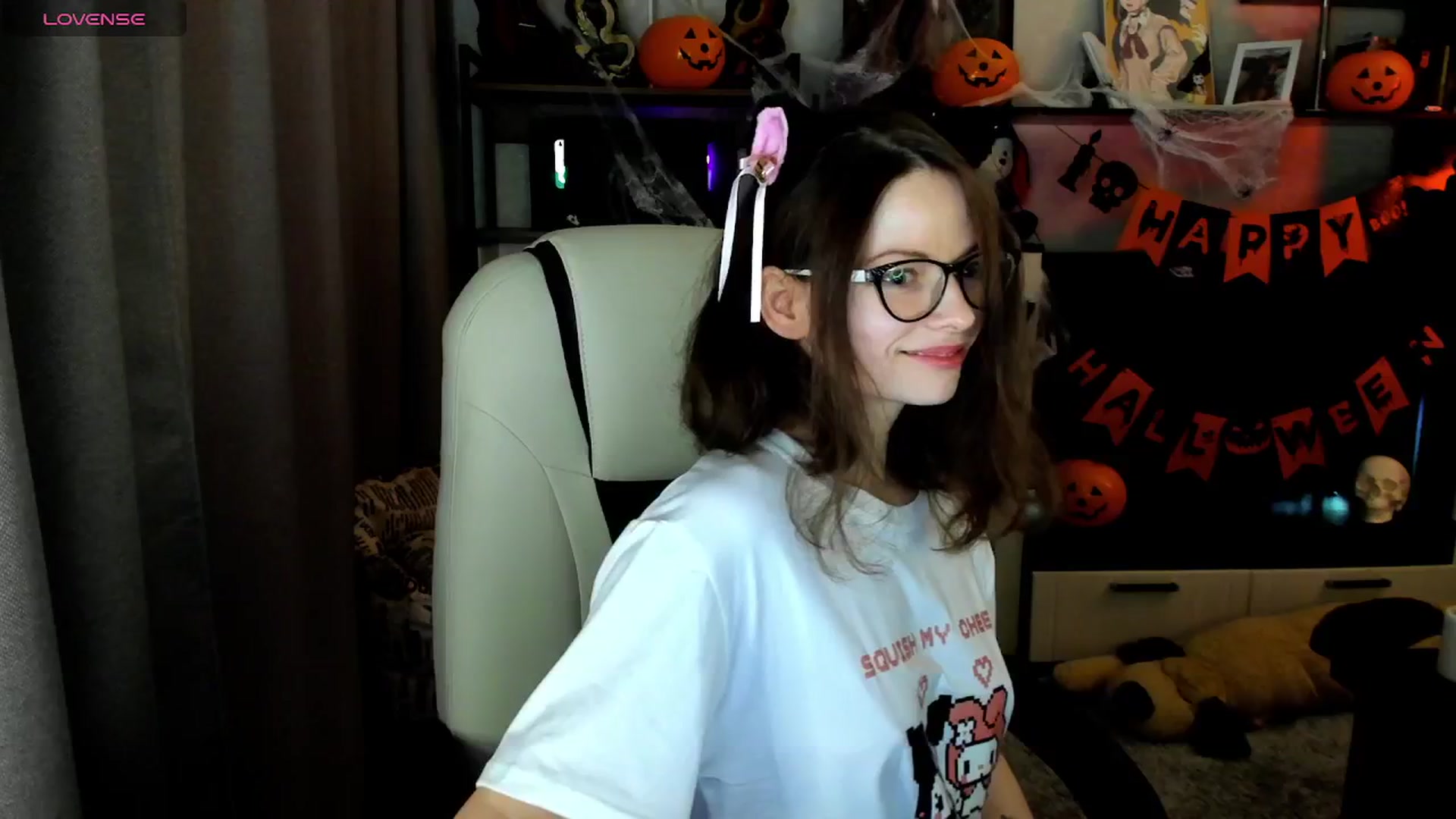 Gallery image thumbnail from MewTwo's myfreecams stream on, 10/27/2025, 24:48 image 7 of 20