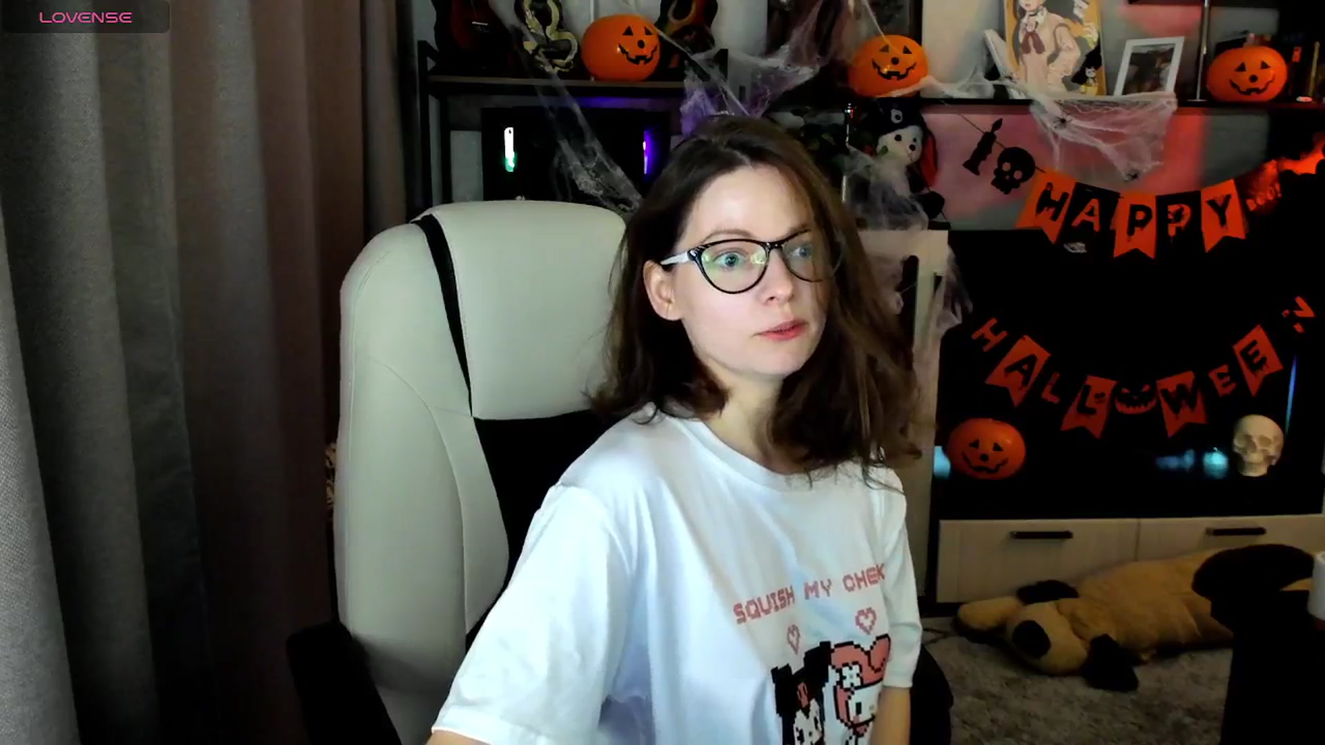 Gallery image thumbnail from MewTwo's myfreecams stream on, 10/27/2025, 24:48 image 19 of 20