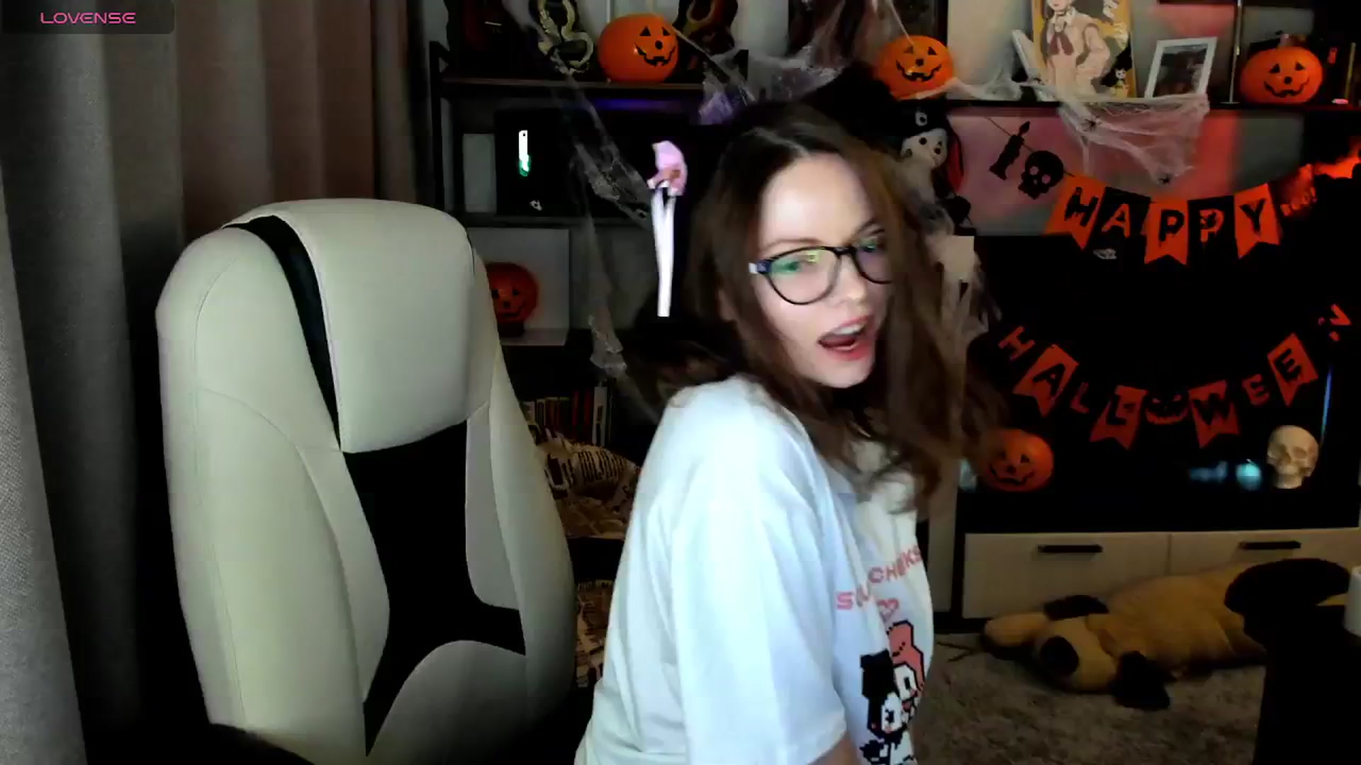 Gallery image thumbnail from MewTwo's myfreecams stream on, 10/27/2025, 24:48 image 1 of 20