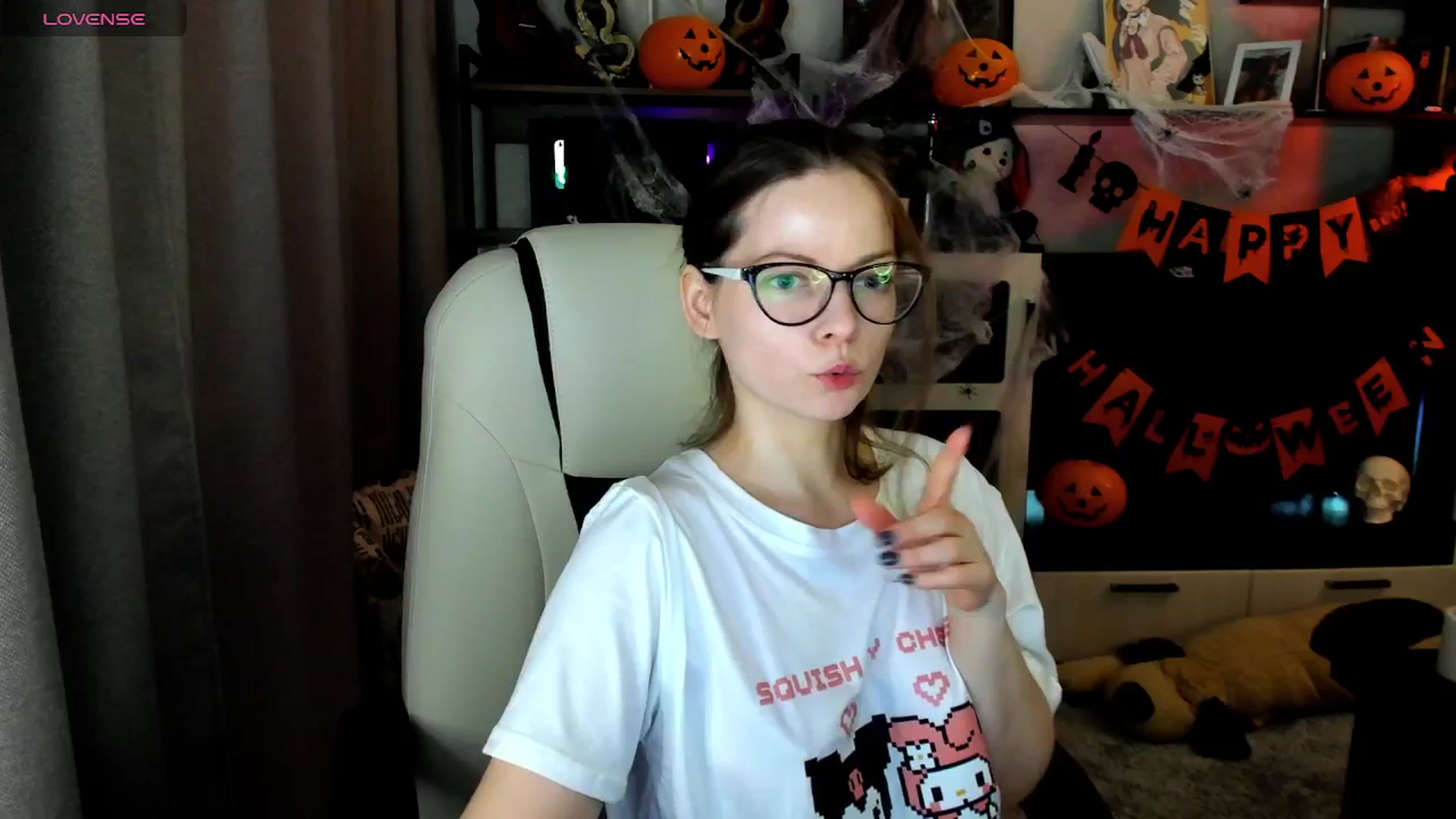 Gallery image thumbnail from MewTwo's myfreecams stream on, 10/27/2025, 24:48 image 16 of 20