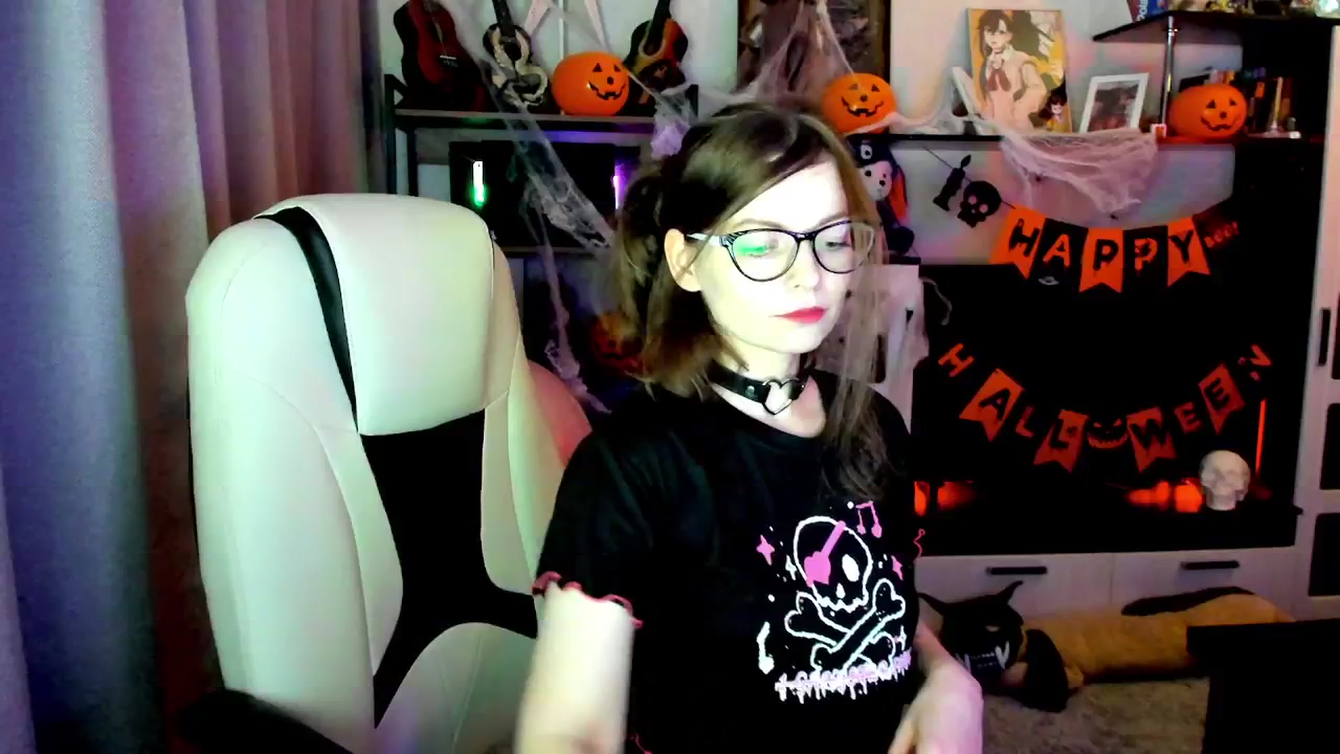 Gallery image thumbnail from MewTwo's myfreecams stream on, 10/30/2025, 23:47 image 4 of 20