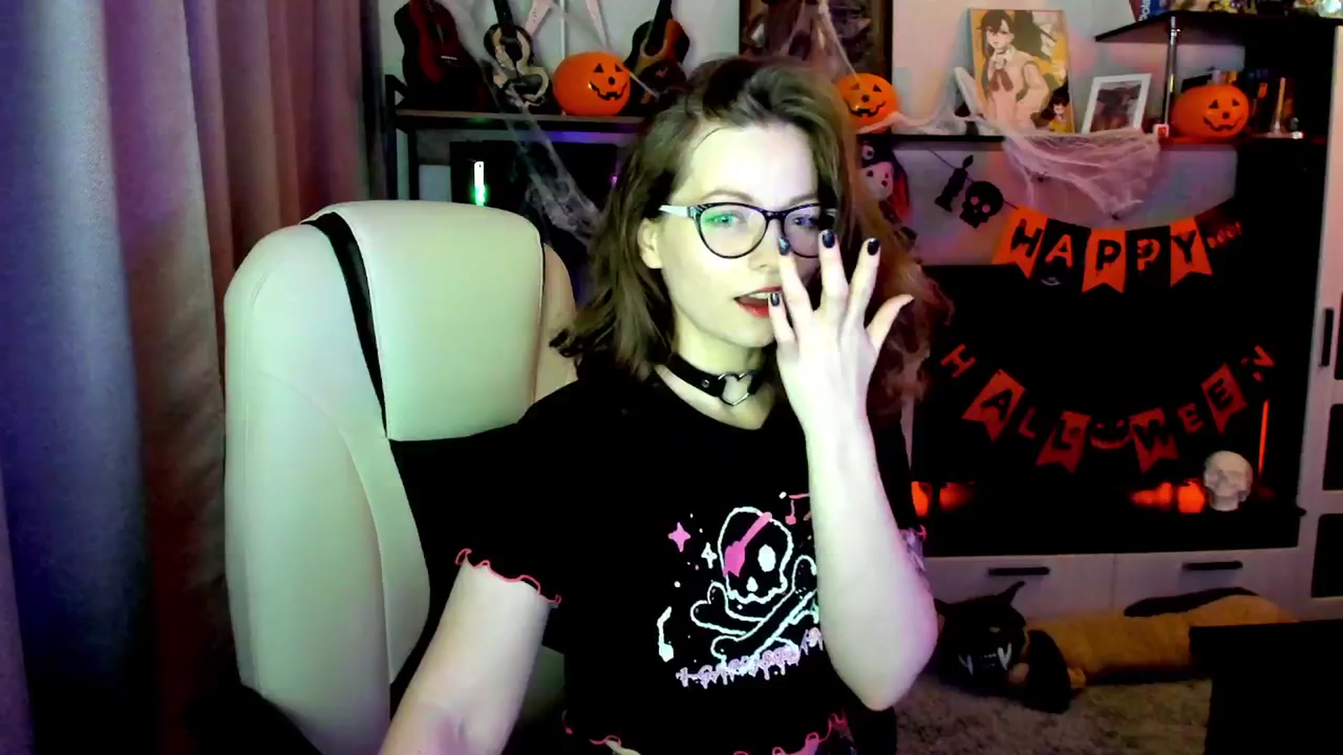Gallery image thumbnail from MewTwo's myfreecams stream on, 10/30/2025, 23:47 image 10 of 20