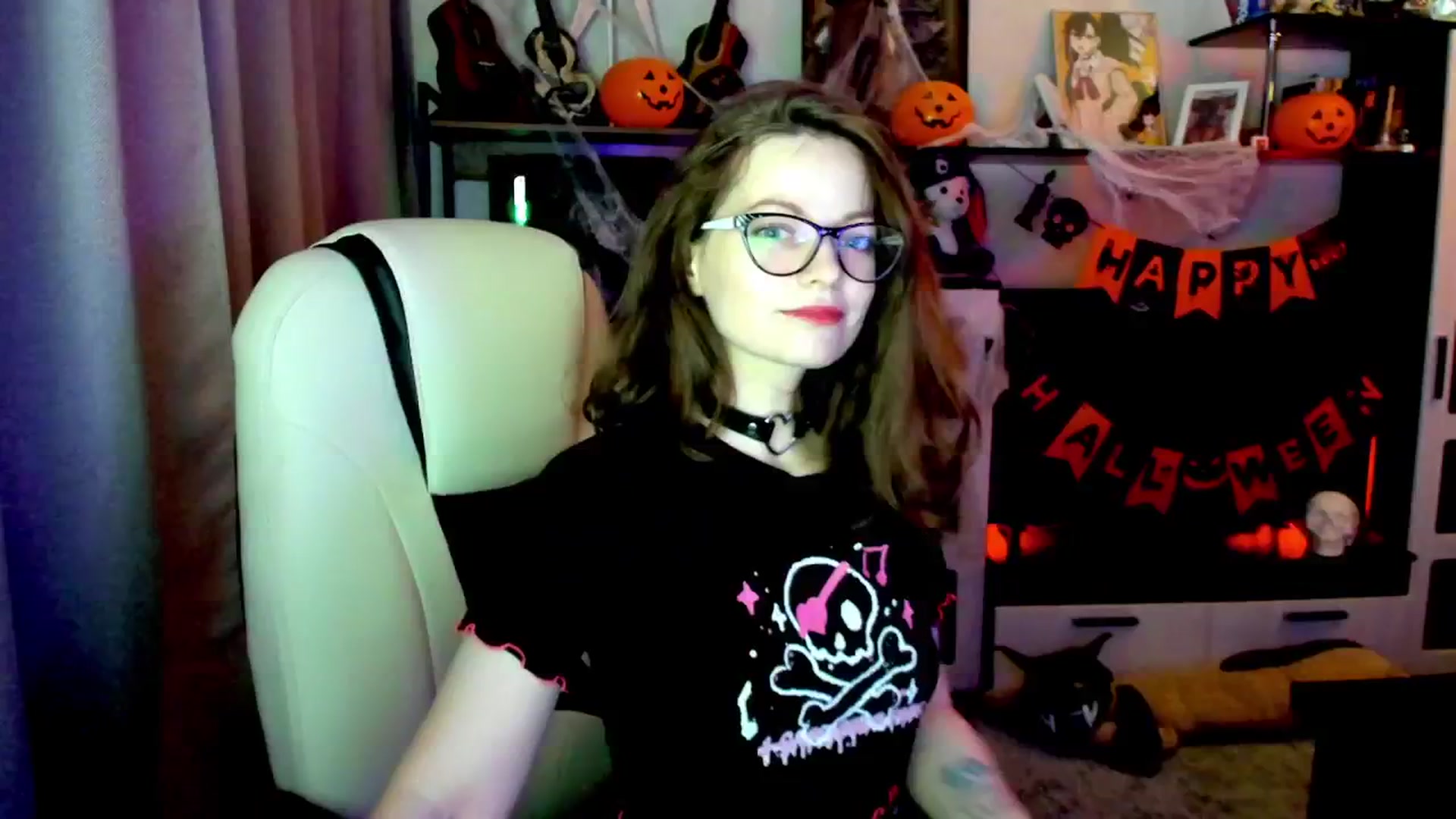 Gallery image thumbnail from MewTwo's myfreecams stream on, 10/30/2025, 23:47 image 13 of 20