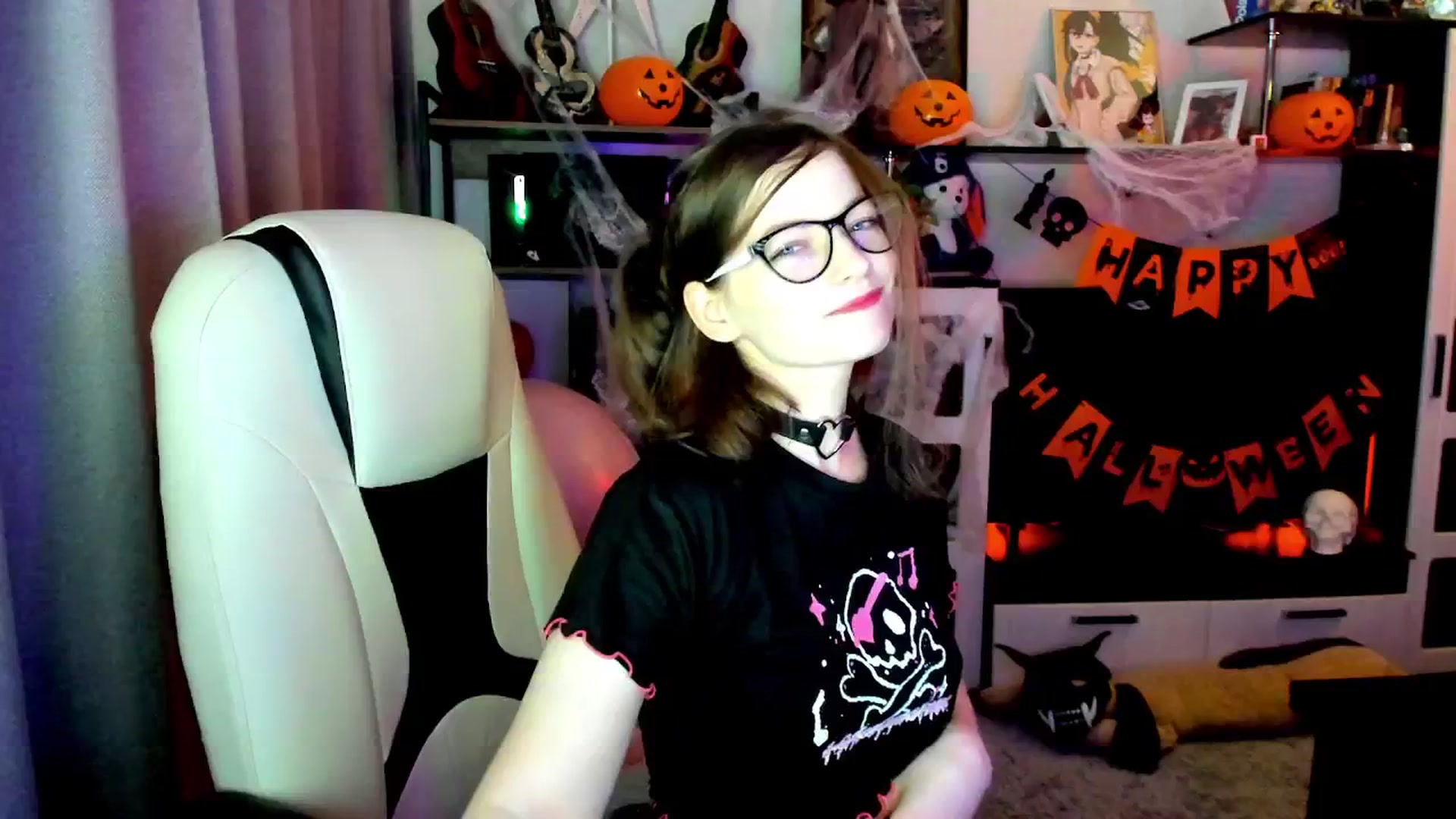 Gallery image thumbnail from MewTwo's myfreecams stream on, 10/30/2025, 23:47 image 3 of 20