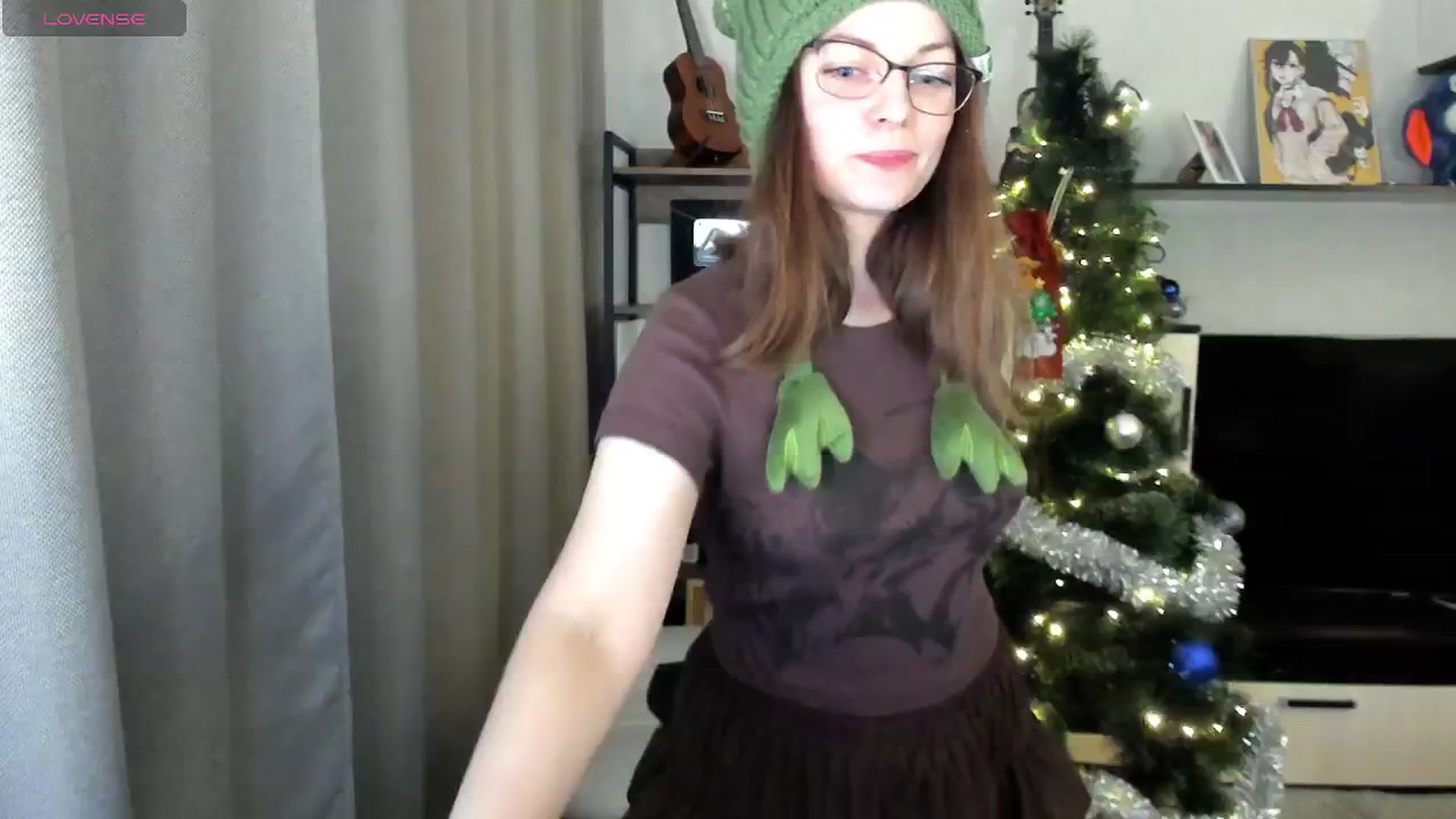 Gallery image thumbnail from MewTwo's myfreecams stream on, 12/25/2025, 01:20 image 6 of 20