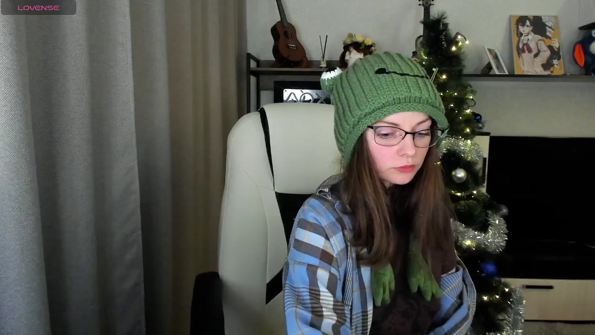 Gallery image thumbnail from MewTwo's myfreecams stream on, 12/25/2025, 01:20 image 17 of 20