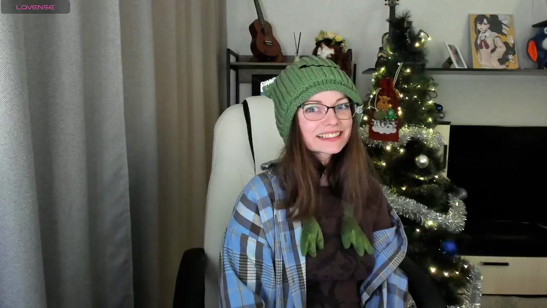 Gallery image thumbnail from MewTwo's myfreecams stream on, 12/25/2025, 01:20 image 16 of 20