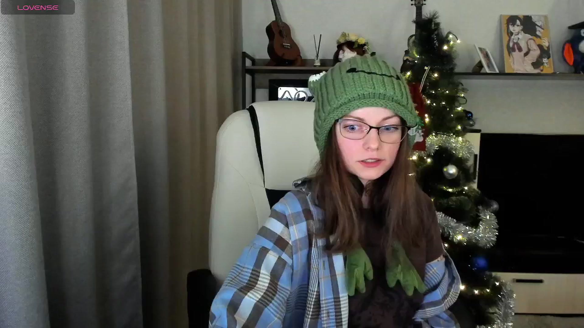 Gallery image thumbnail from MewTwo's myfreecams stream on, 12/25/2025, 01:20 image 18 of 20