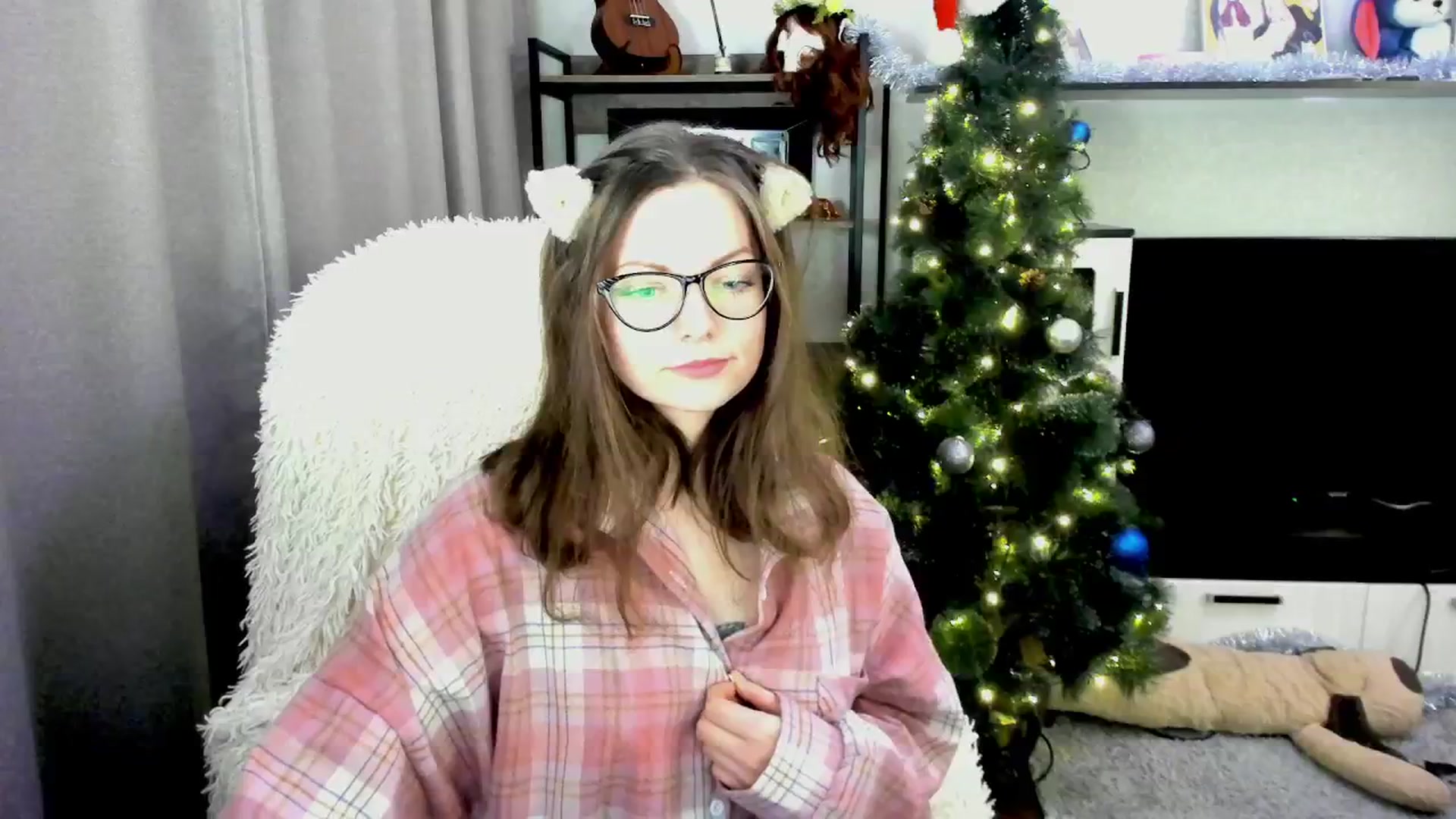 Gallery image thumbnail from MewTwo's myfreecams stream on, 02/03/2026, 21:54 image 15 of 20