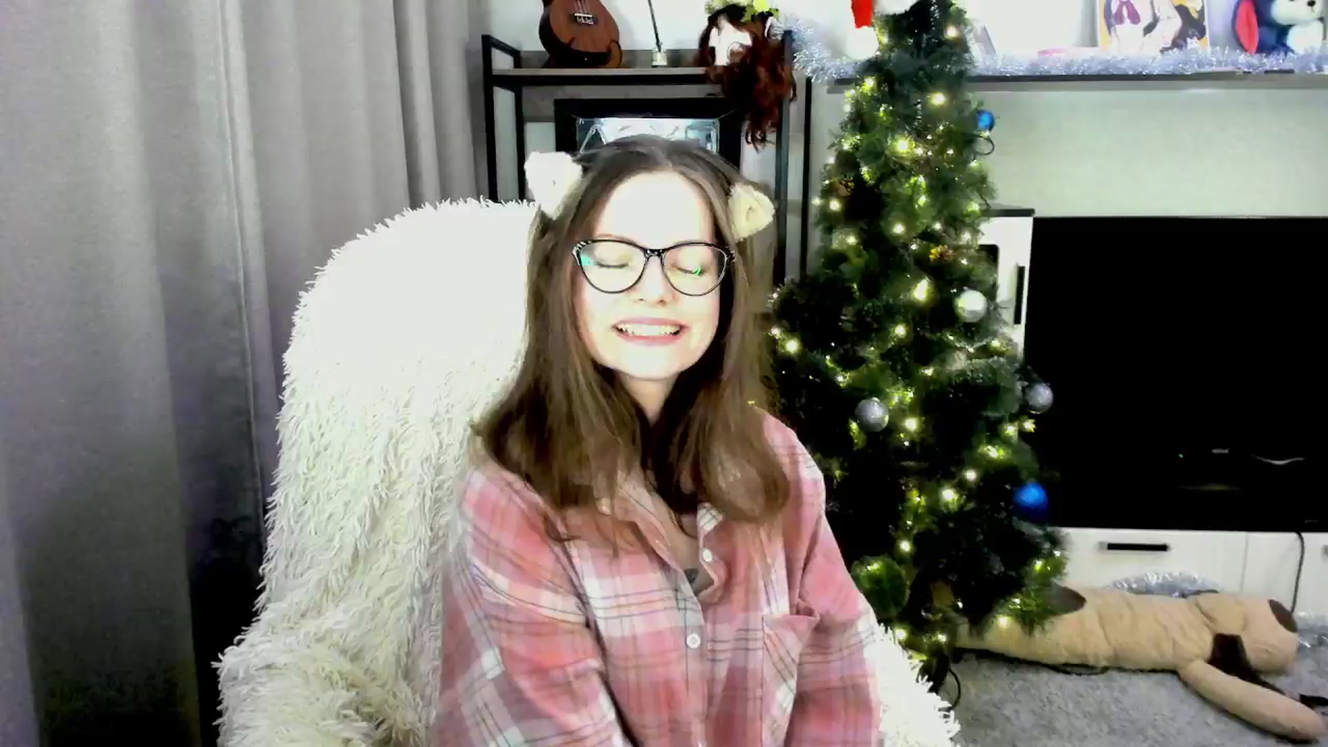 Gallery image thumbnail from MewTwo's myfreecams stream on, 02/03/2026, 21:54 image 16 of 20