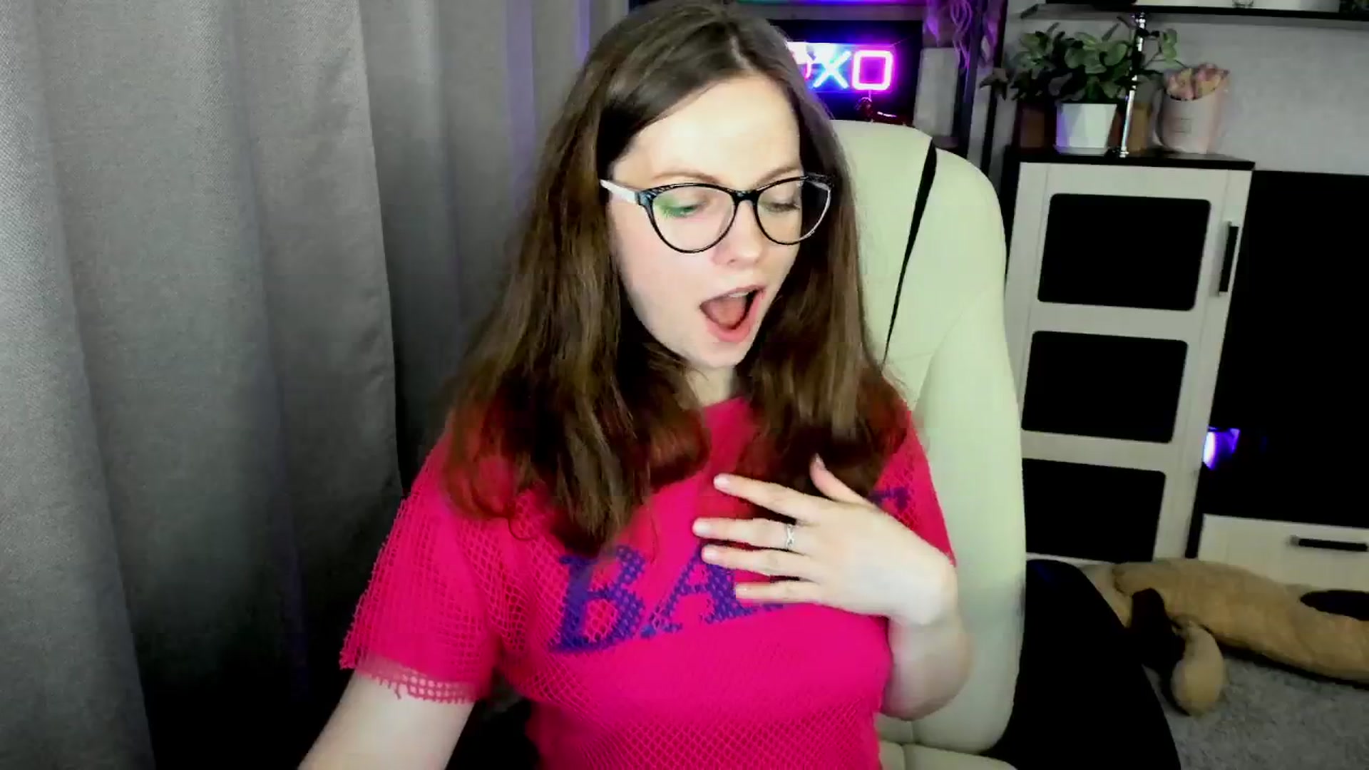 Gallery image thumbnail from MewTwo's myfreecams stream on, 04/02/2026, 14:35 image 18 of 20