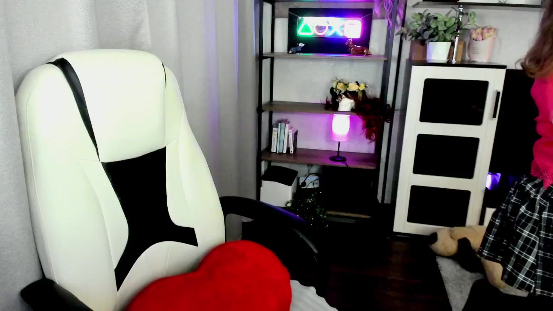 Gallery image thumbnail from MewTwo's myfreecams stream on, 04/02/2026, 14:35 image 6 of 20