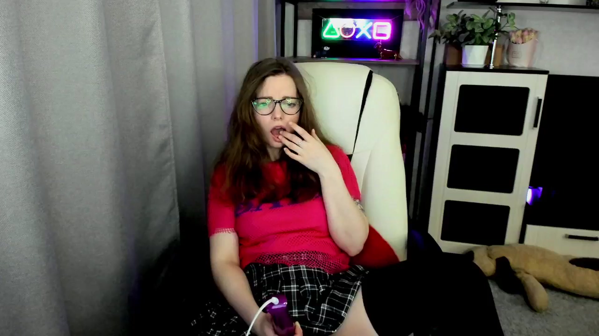 Gallery image thumbnail from MewTwo's myfreecams stream on, 04/02/2026, 14:35 image 5 of 20