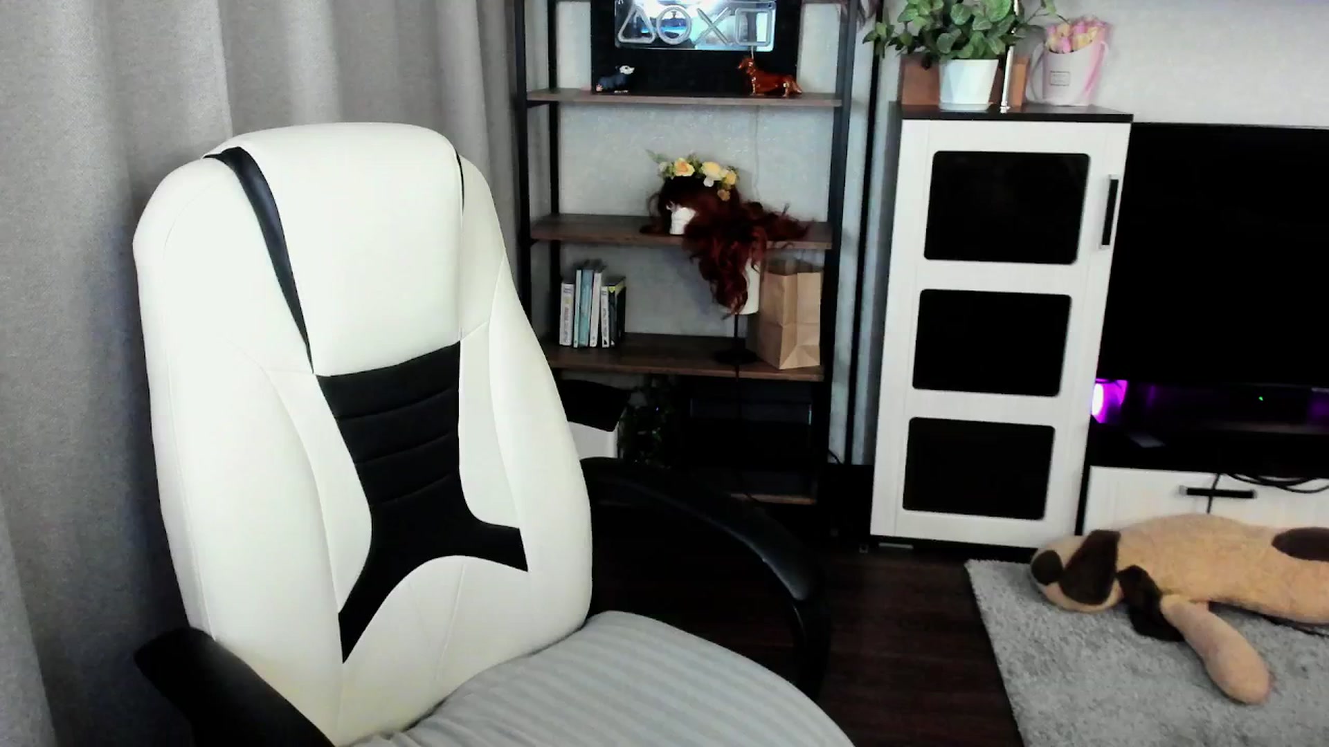 Gallery image thumbnail from MewTwo's myfreecams stream on, 04/21/2026, 22:26 image 1 of 20