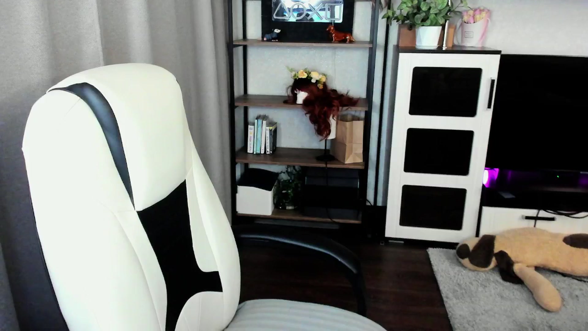Gallery image thumbnail from MewTwo's myfreecams stream on, 04/21/2026, 22:26 image 13 of 20
