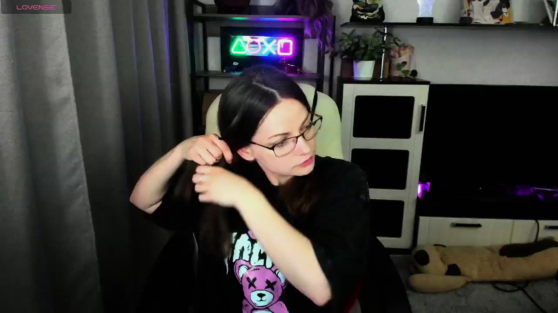 Gallery image thumbnail from MewTwo's myfreecams stream on, 05/03/2026, 24:36 image 16 of 20