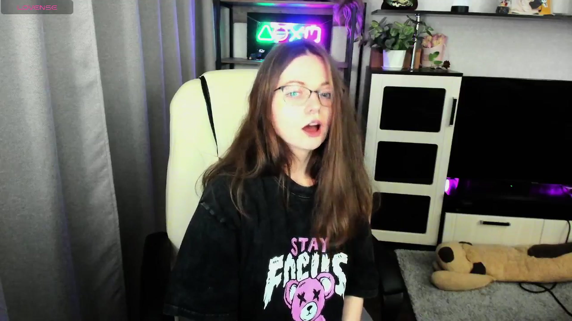 Gallery image thumbnail from MewTwo's myfreecams stream on, 05/03/2026, 24:36 image 8 of 20