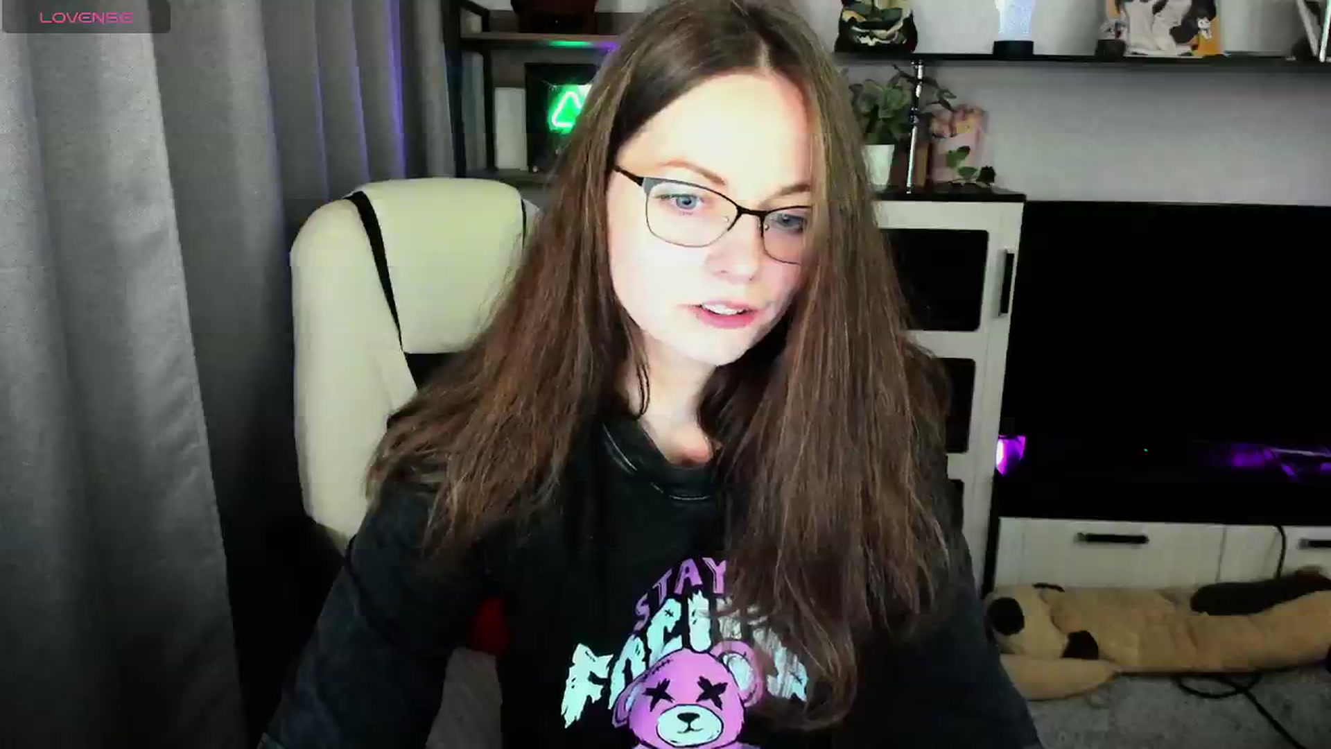 Gallery image thumbnail from MewTwo's myfreecams stream on, 05/03/2026, 24:36 image 14 of 20