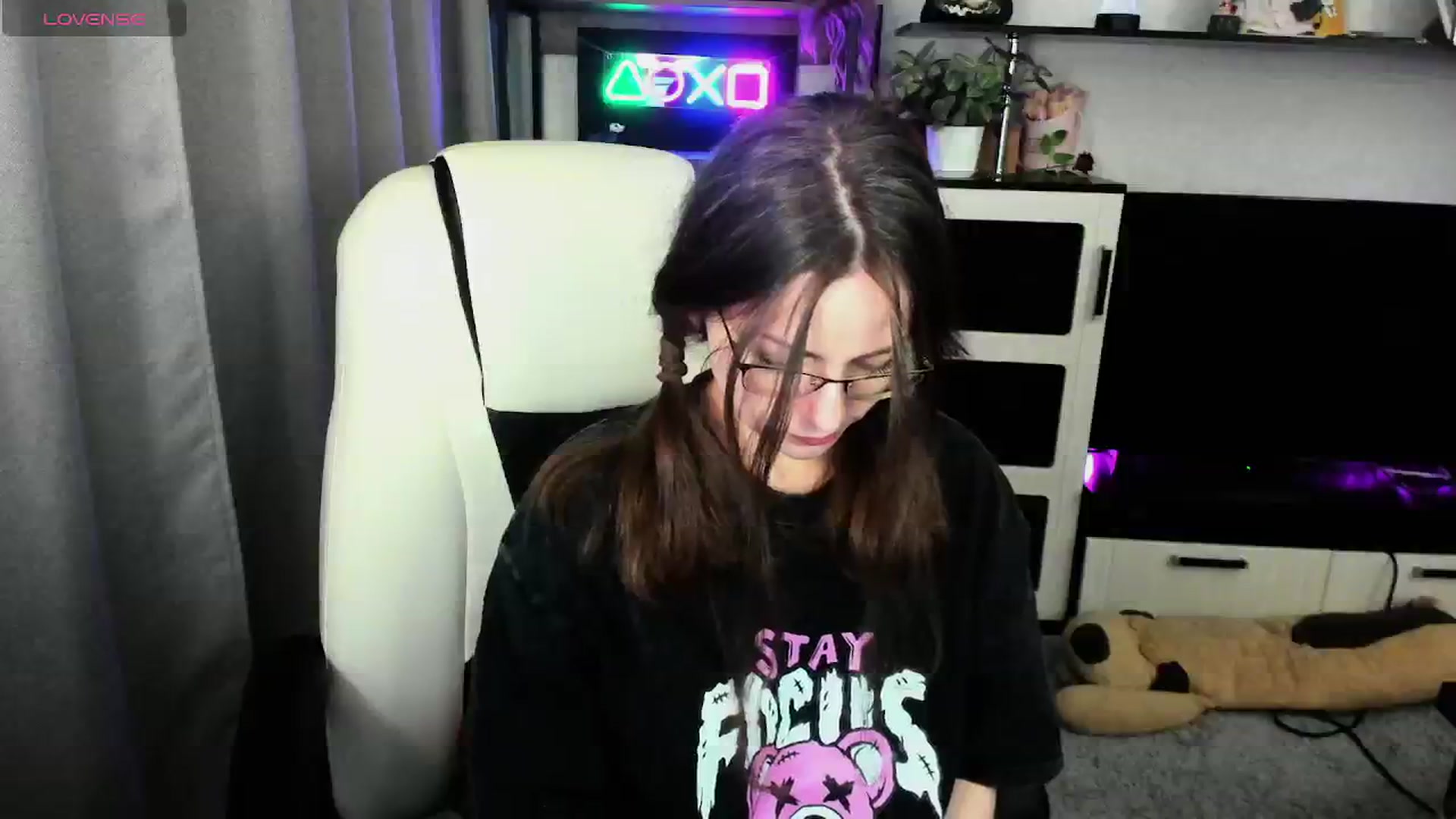 Gallery image thumbnail from MewTwo's myfreecams stream on, 05/03/2026, 24:36 image 20 of 20
