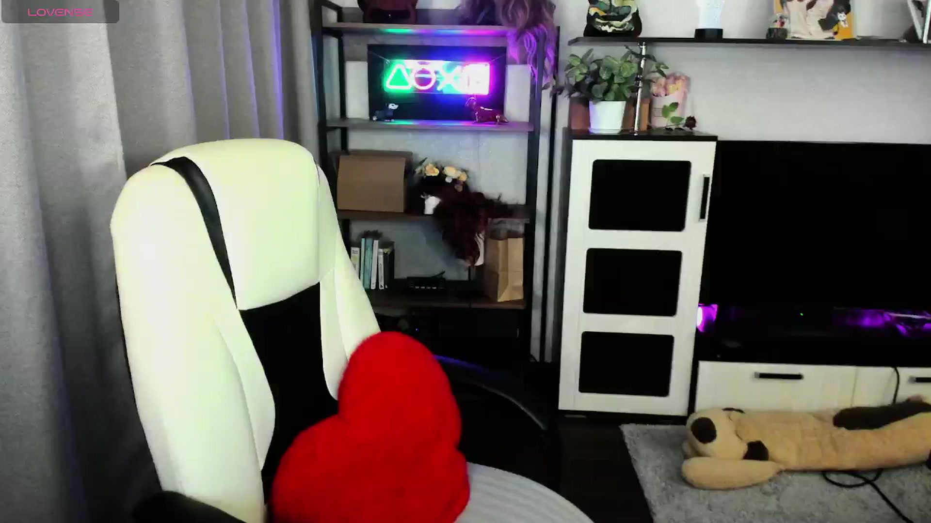 Gallery image thumbnail from MewTwo's myfreecams stream on, 05/03/2026, 24:36 image 13 of 20