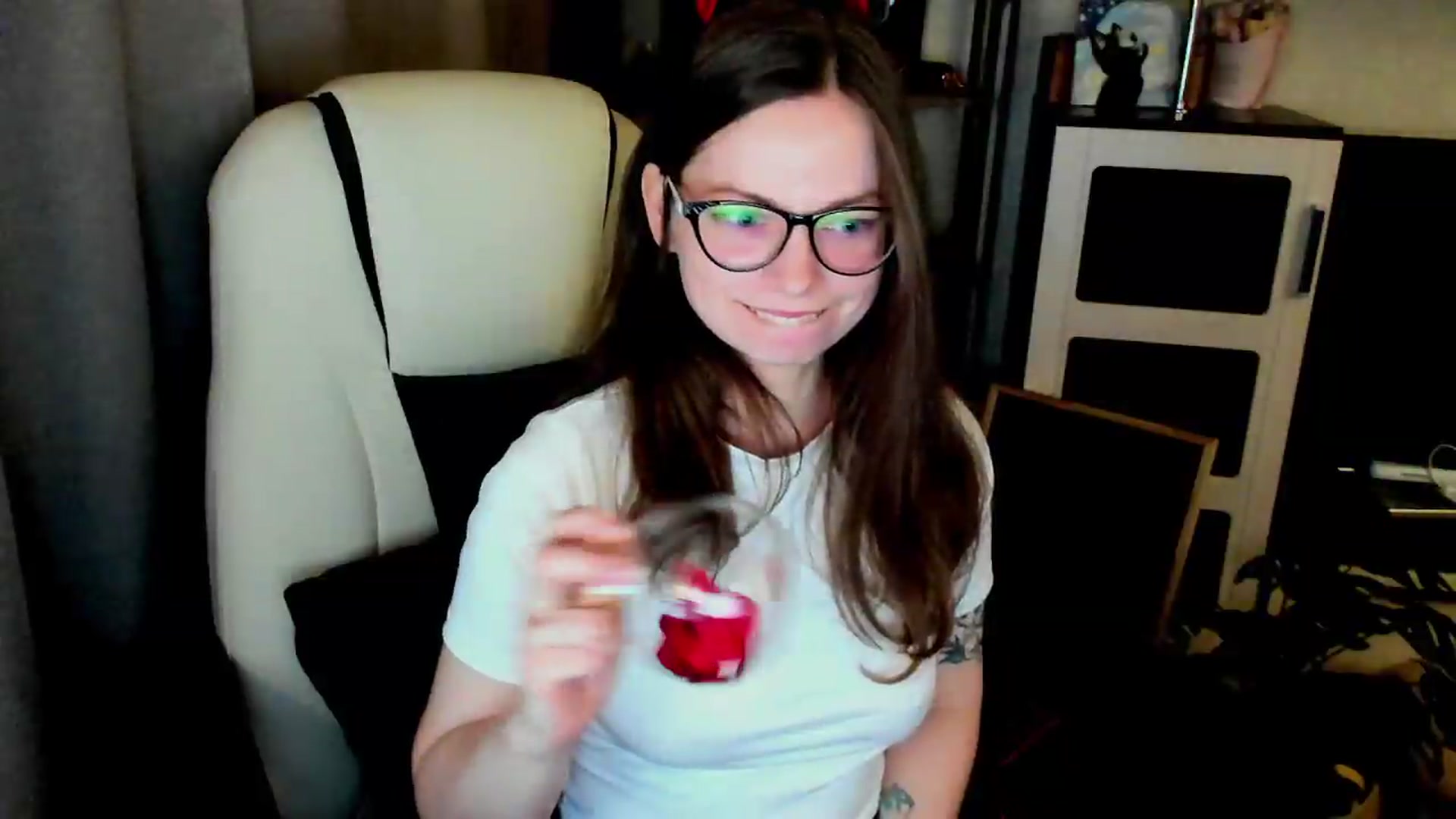 Gallery image thumbnail from MewTwo's myfreecams stream on, 05/30/2026, 19:29 image 17 of 20
