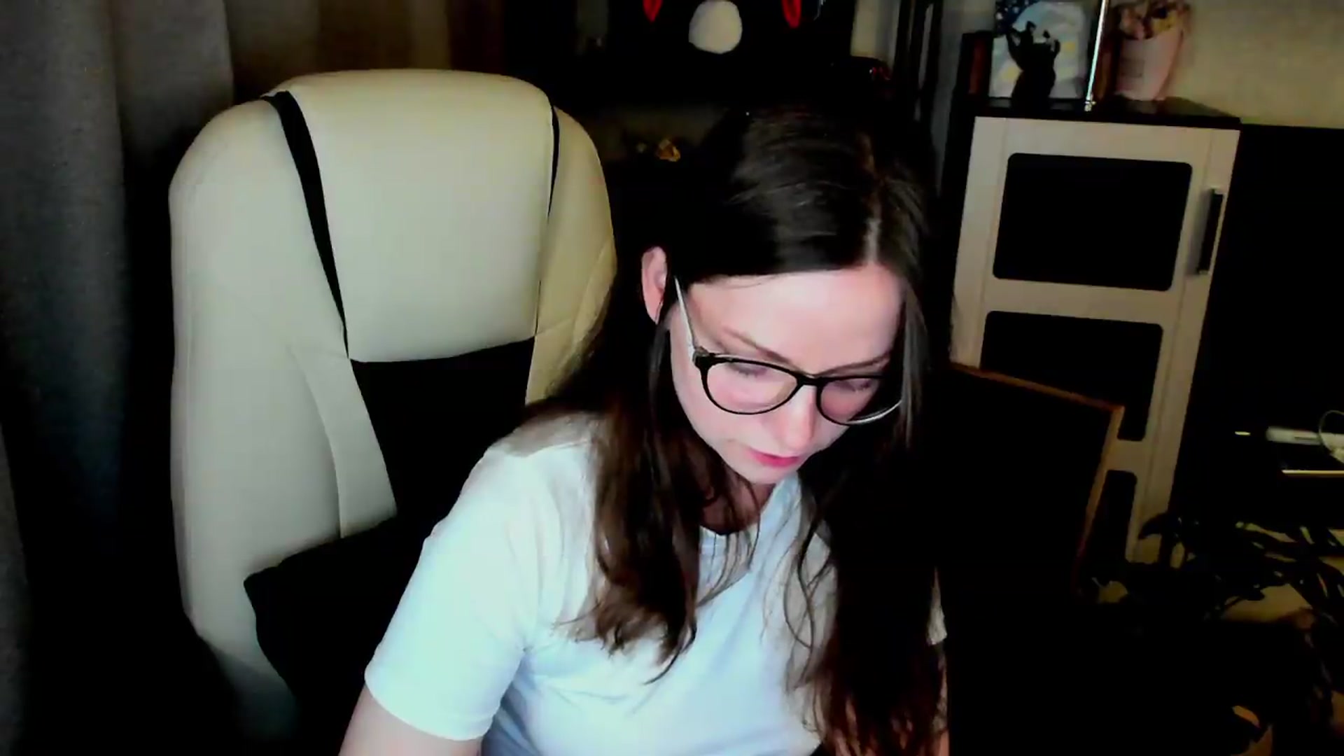 Gallery image thumbnail from MewTwo's myfreecams stream on, 05/30/2026, 19:29 image 18 of 20