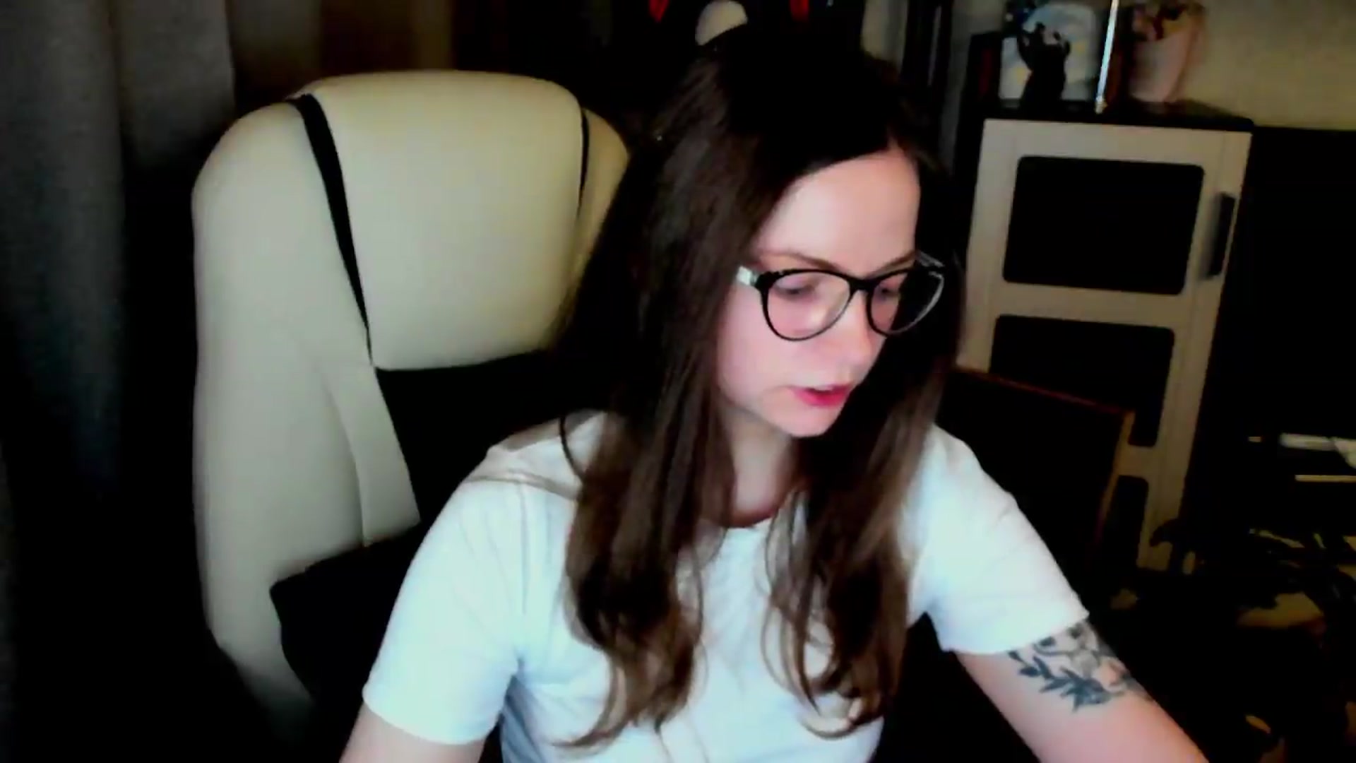 Gallery image thumbnail from MewTwo's myfreecams stream on, 05/30/2026, 19:29 image 15 of 20