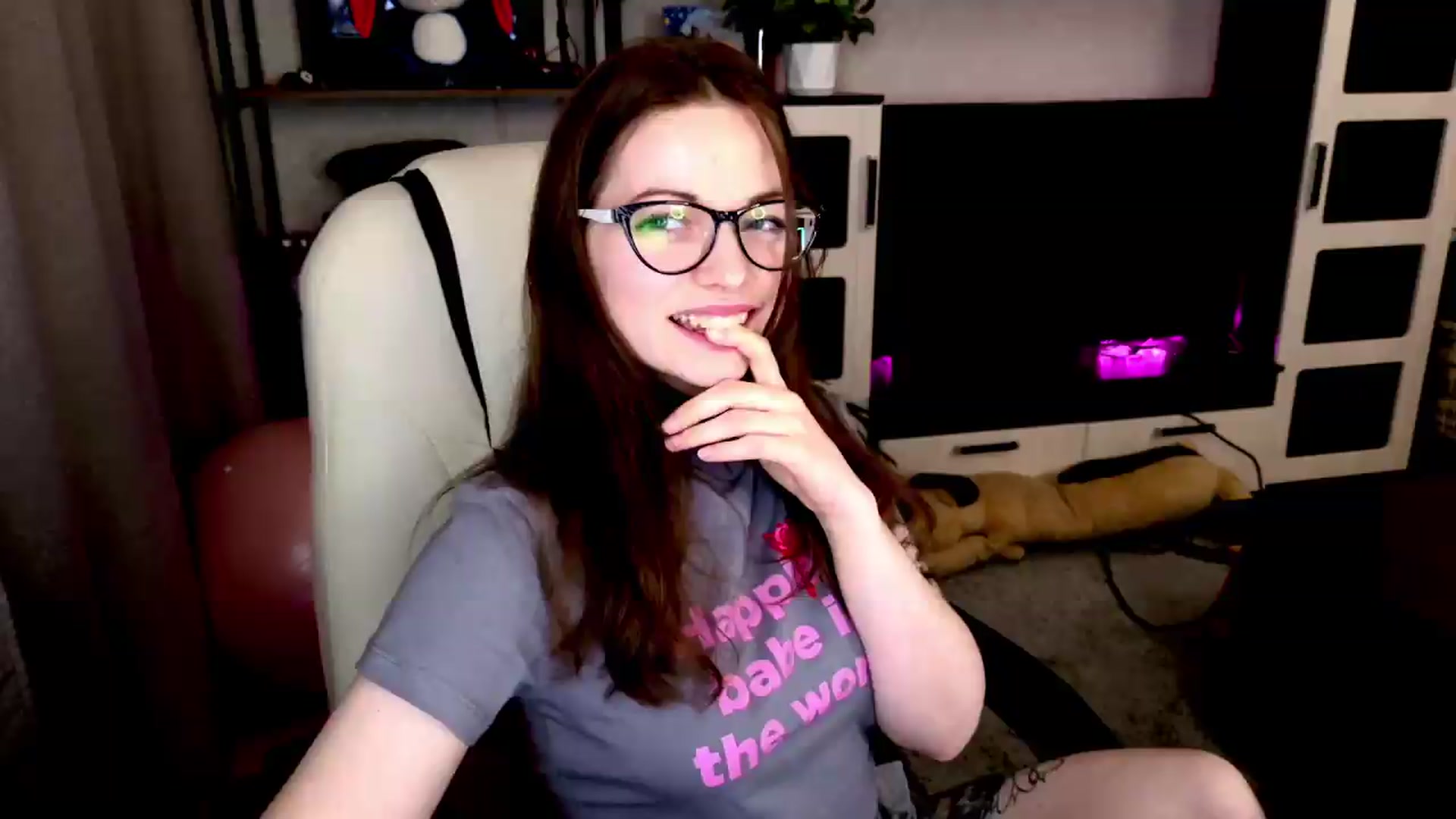 Gallery image thumbnail from MewTwo's myfreecams stream on, 08/18/2026, 01:42 image 4 of 20