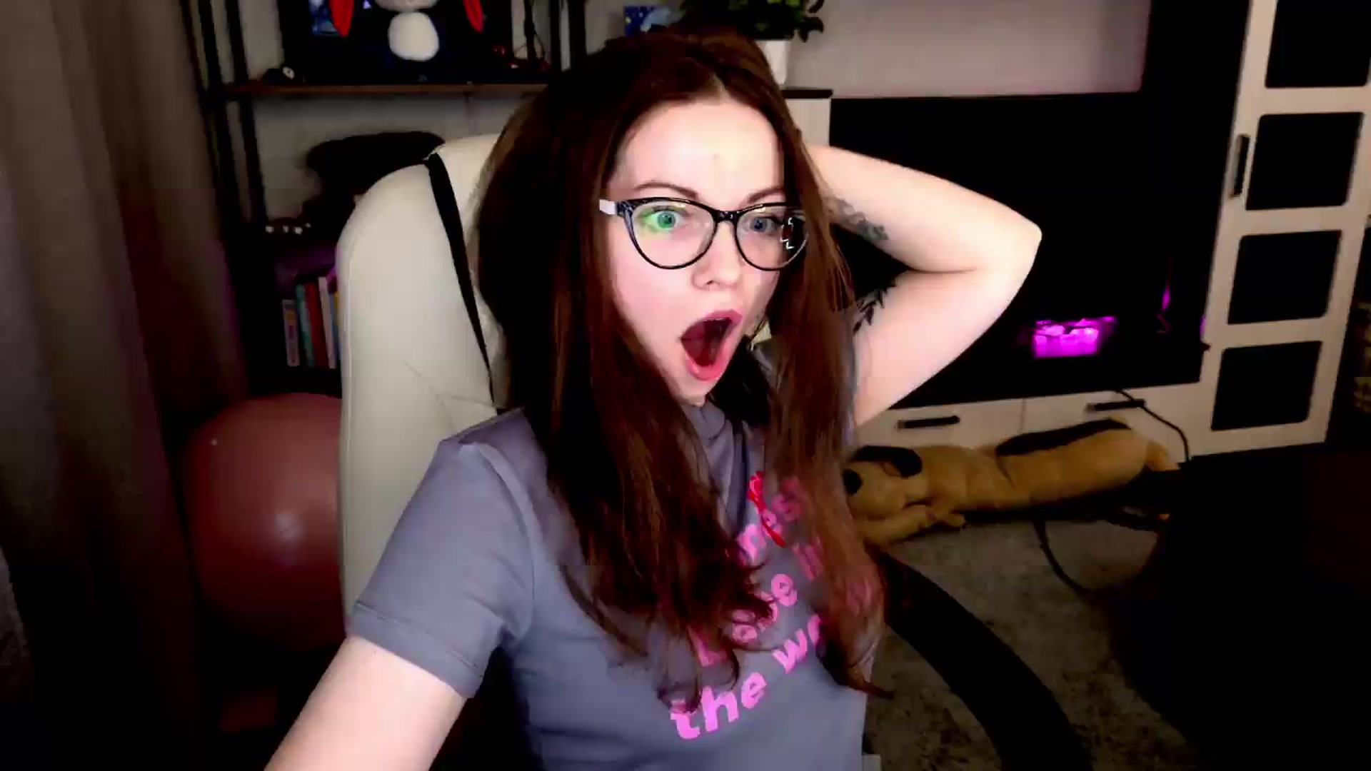 Gallery image thumbnail from MewTwo's myfreecams stream on, 08/18/2026, 01:42 image 6 of 20
