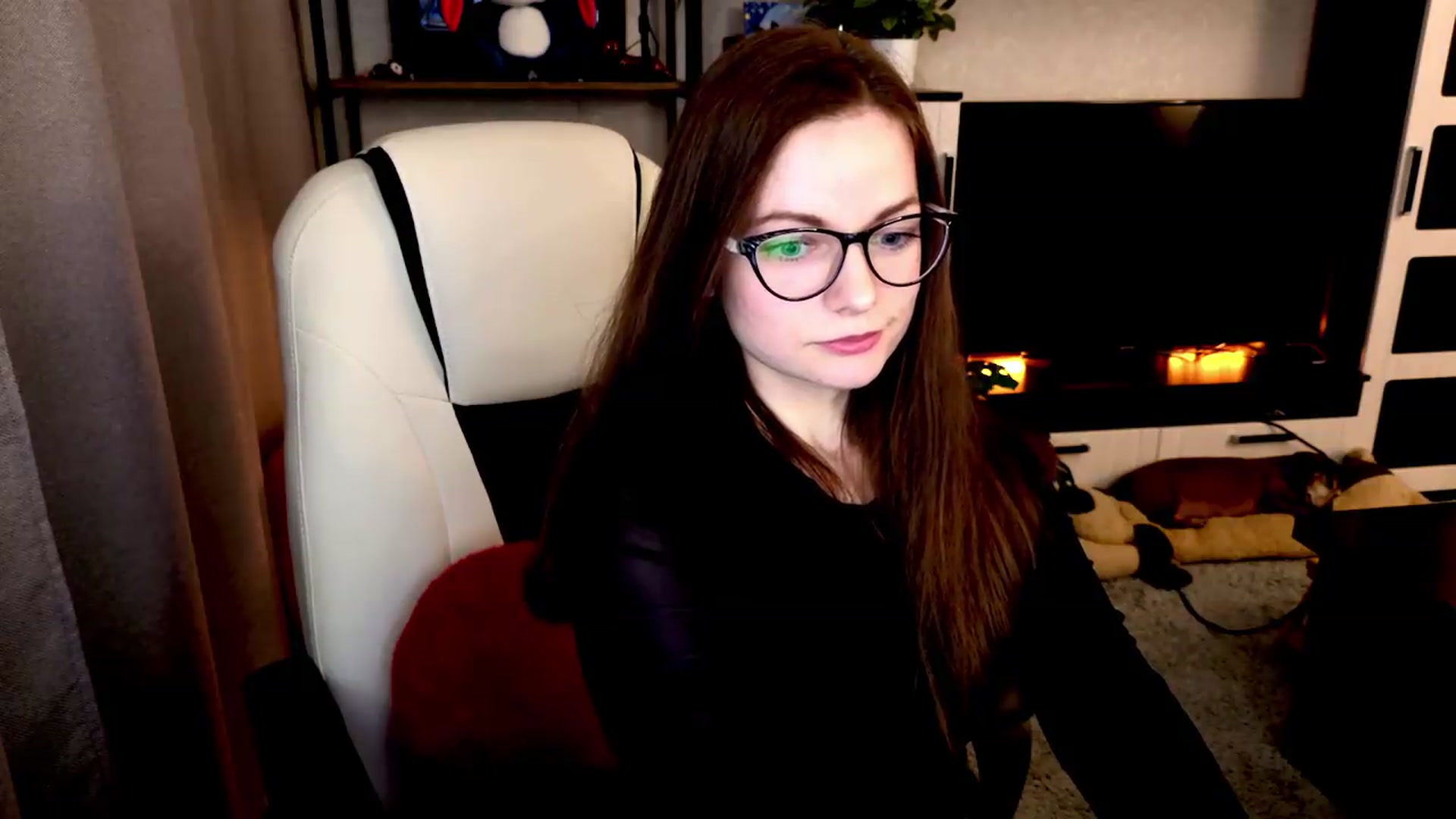 Gallery image thumbnail from MewTwo's myfreecams stream on, 08/19/2026, 24:02 image 16 of 20