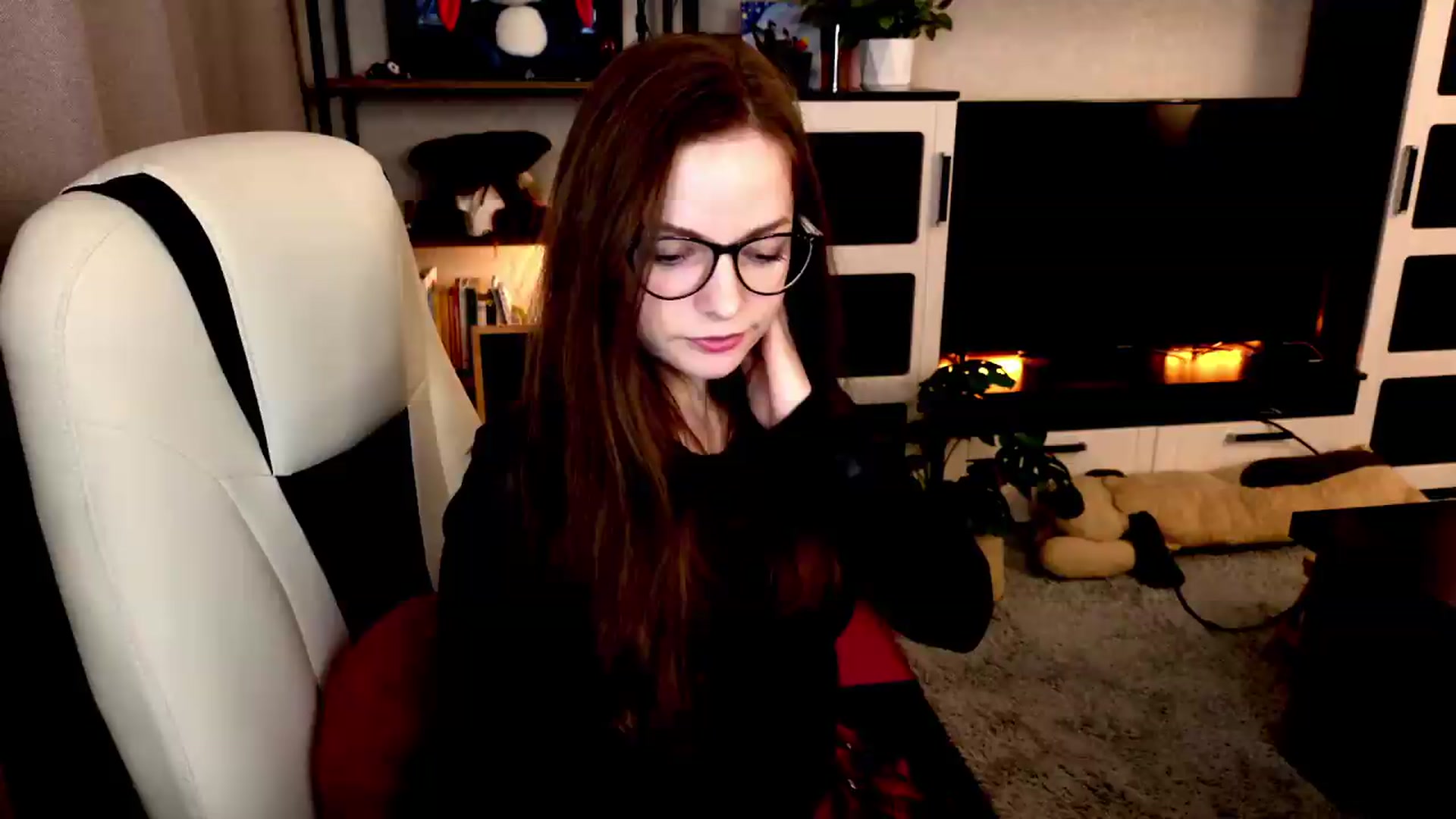 Gallery image thumbnail from MewTwo's myfreecams stream on, 08/19/2026, 24:02 image 1 of 20