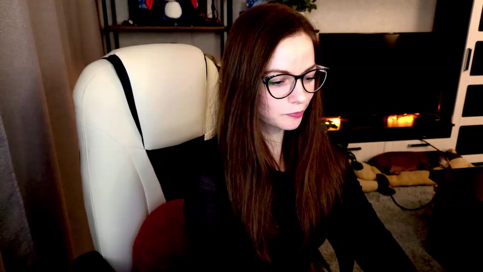 Gallery image thumbnail from MewTwo's myfreecams stream on, 08/19/2026, 24:02 image 9 of 20