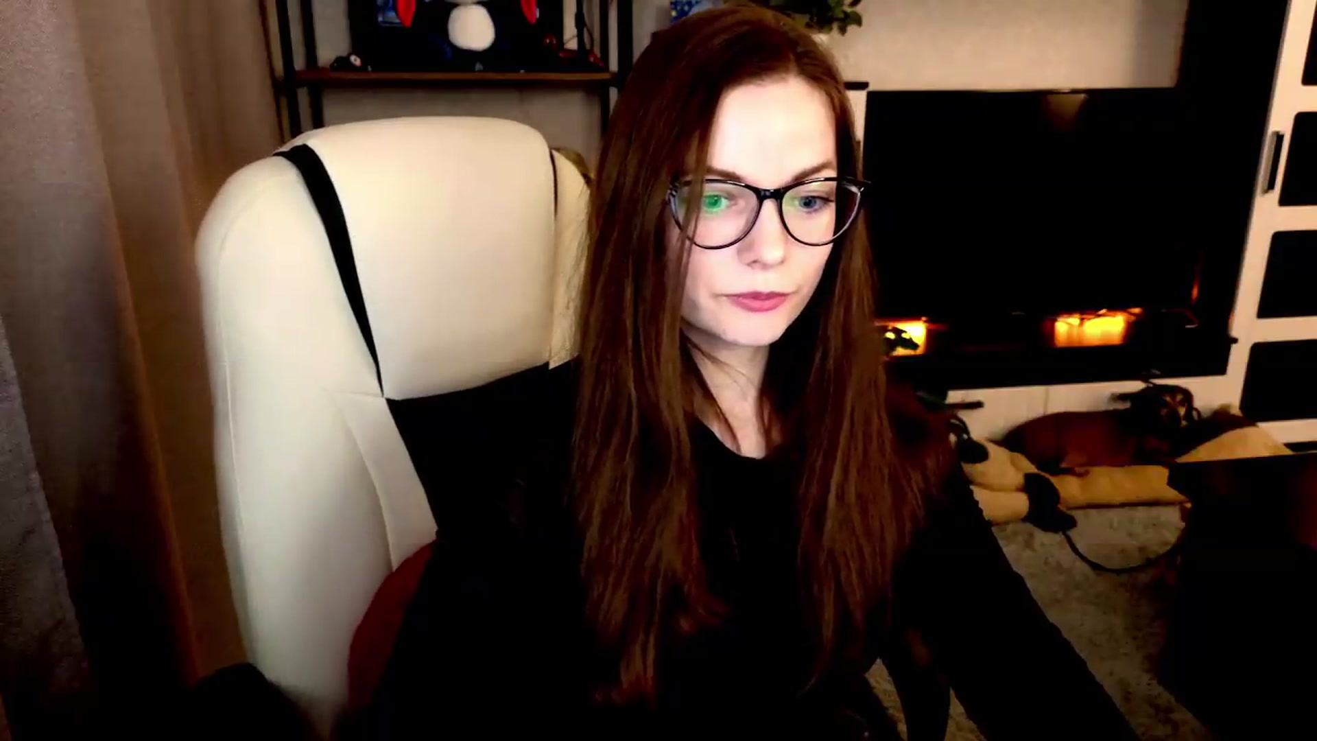 Gallery image thumbnail from MewTwo's myfreecams stream on, 08/19/2026, 24:02 image 3 of 20