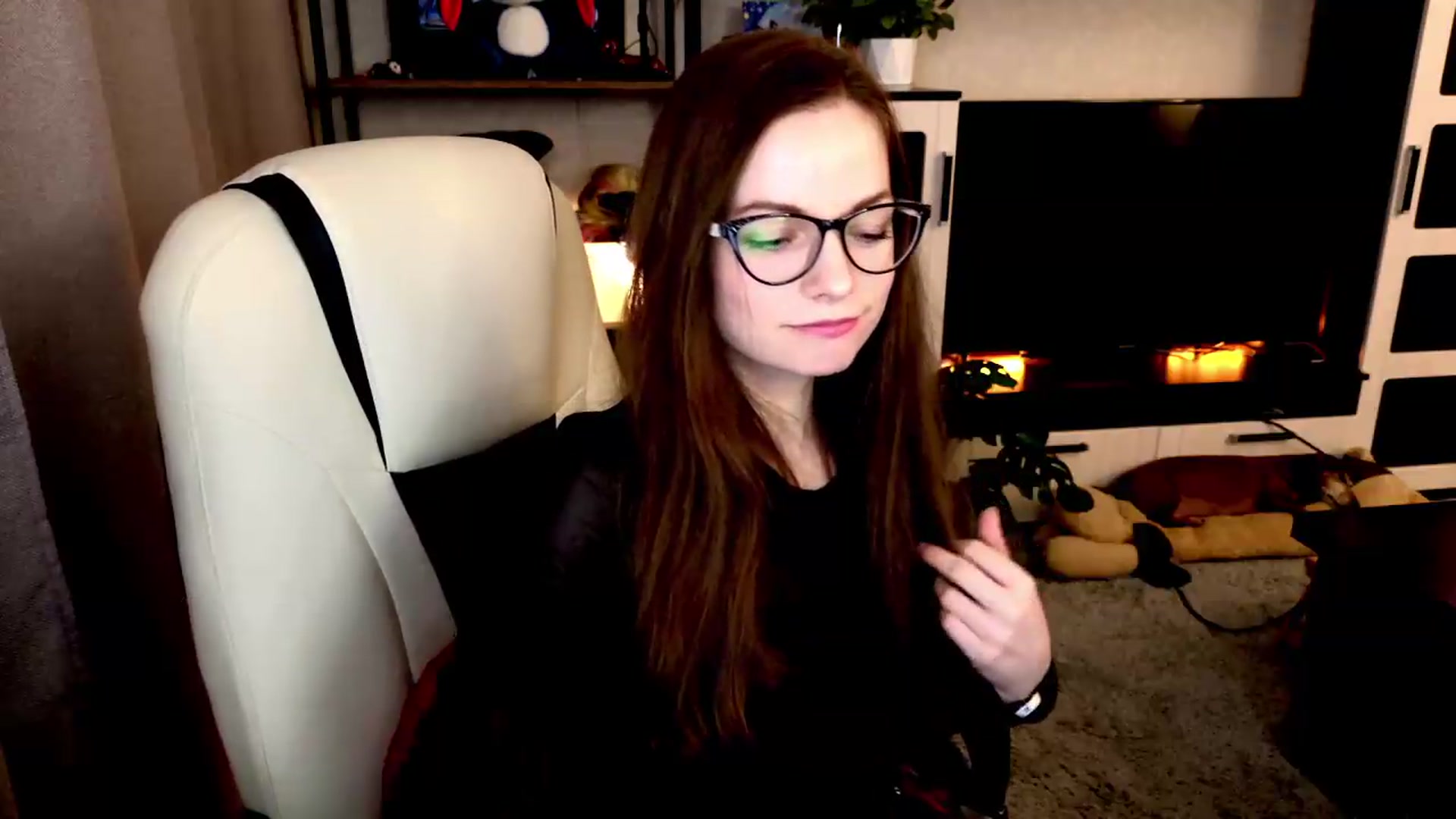 Gallery image thumbnail from MewTwo's myfreecams stream on, 08/19/2026, 24:02 image 8 of 20