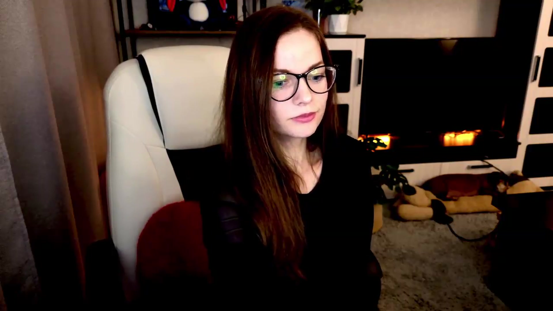 Gallery image thumbnail from MewTwo's myfreecams stream on, 08/19/2026, 24:02 image 14 of 20