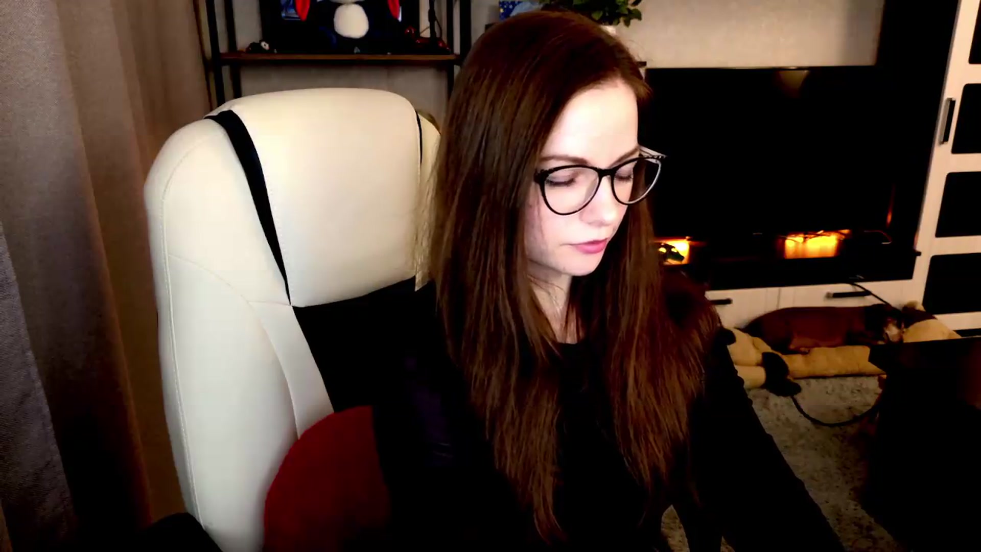 Gallery image thumbnail from MewTwo's myfreecams stream on, 08/19/2026, 24:02 image 5 of 20