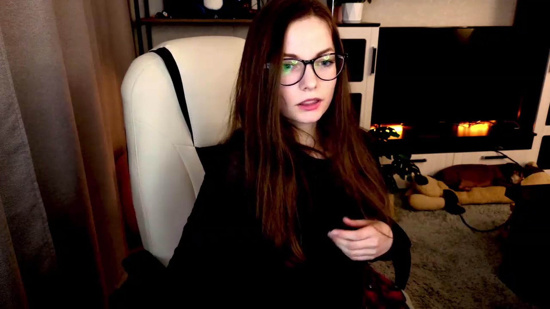 Gallery image thumbnail from MewTwo's myfreecams stream on, 08/19/2026, 24:02 image 19 of 20