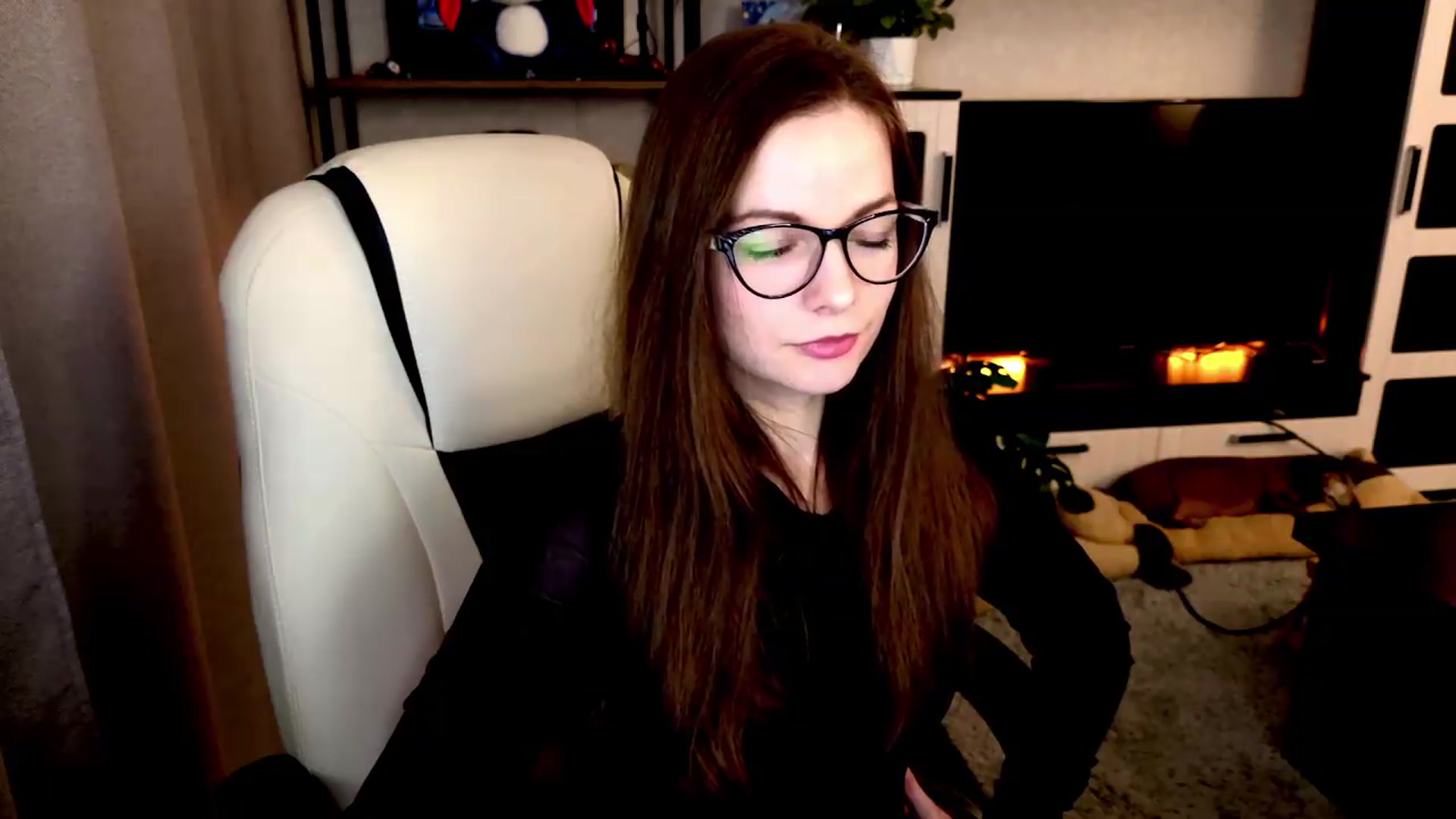 Gallery image thumbnail from MewTwo's myfreecams stream on, 08/19/2026, 24:02 image 10 of 20