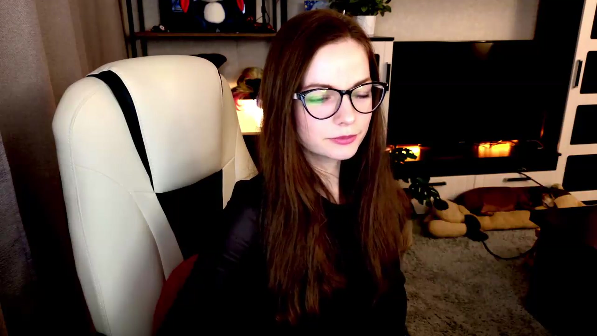 Gallery image thumbnail from MewTwo's myfreecams stream on, 08/19/2026, 24:02 image 7 of 20