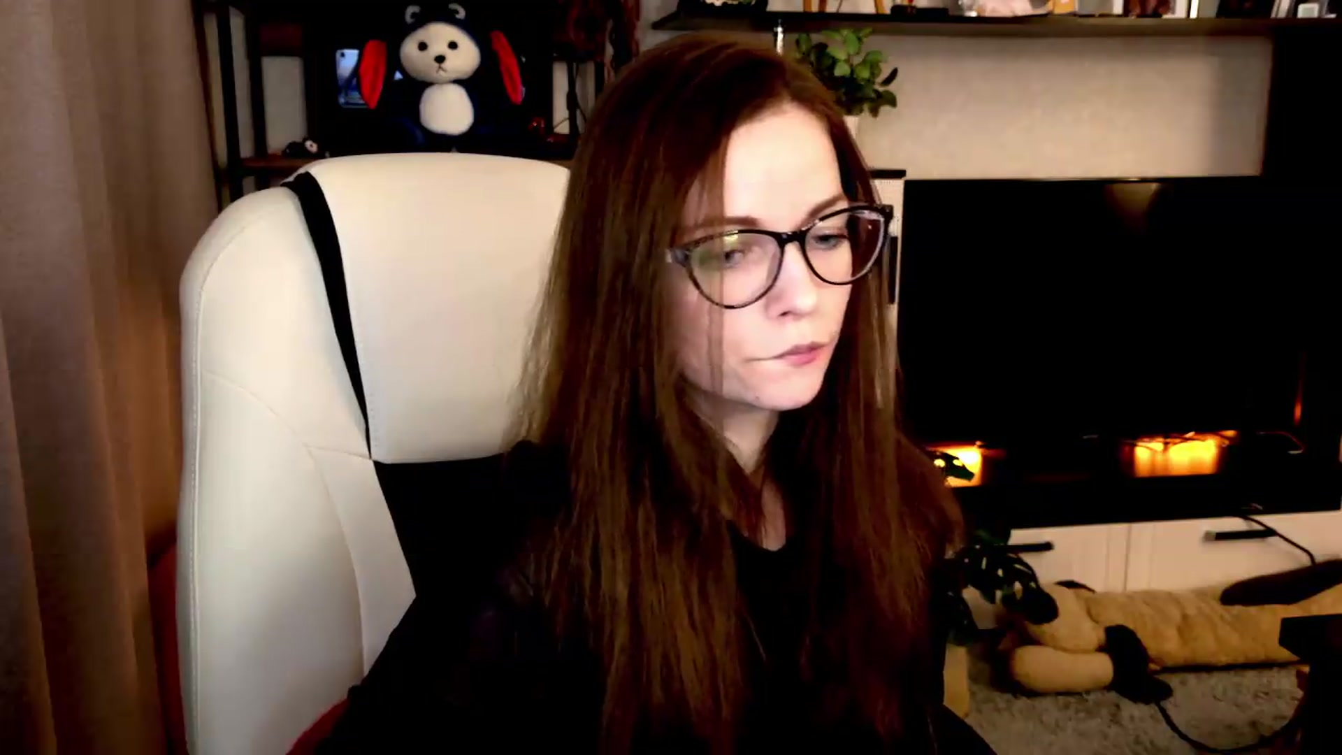 Gallery image thumbnail from MewTwo's myfreecams stream on, 08/19/2026, 01:50 image 14 of 20