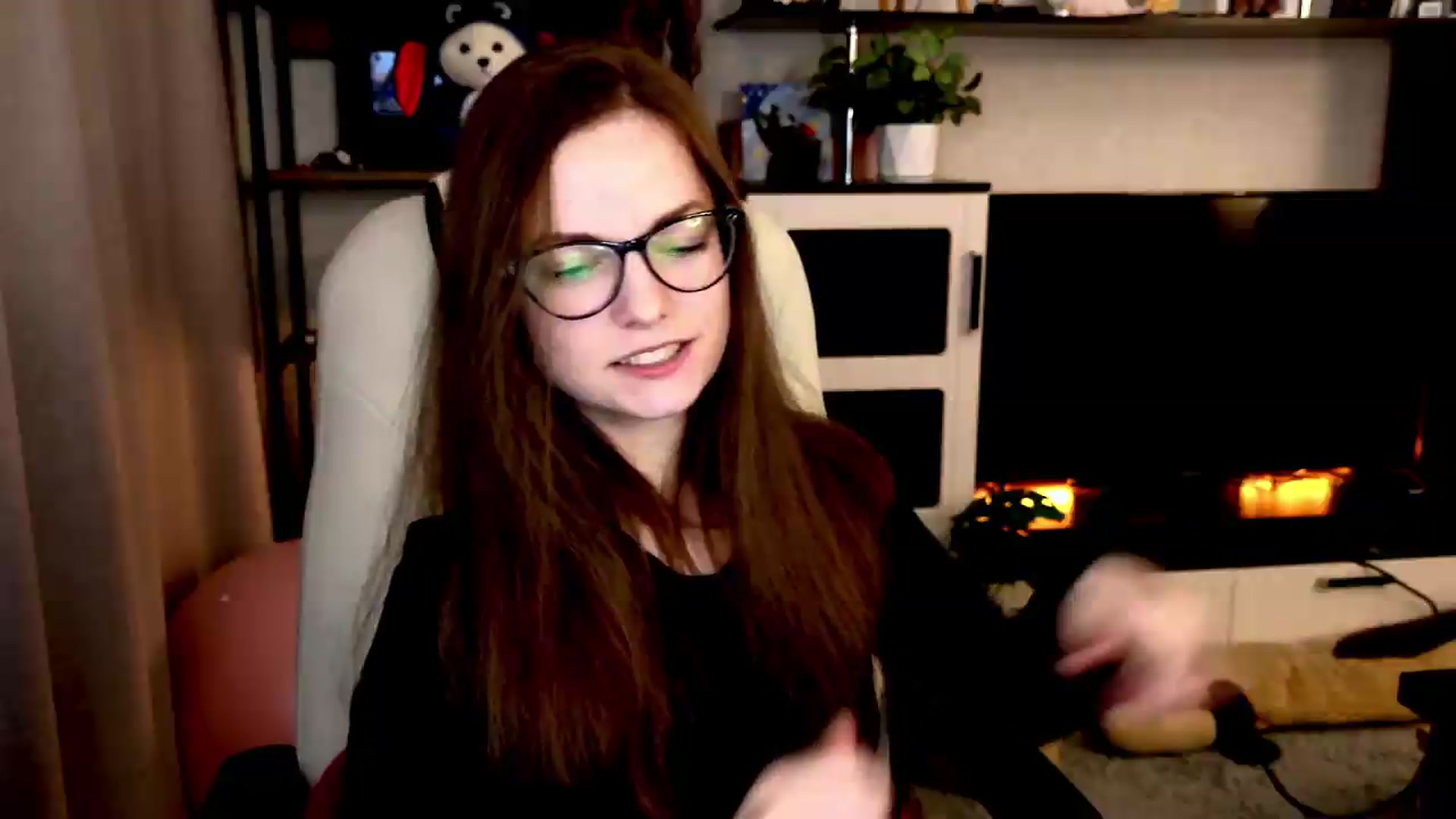 Gallery image thumbnail from MewTwo's myfreecams stream on, 08/19/2026, 01:50 image 17 of 20
