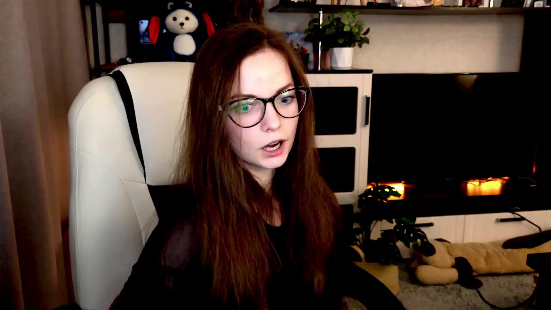 Gallery image thumbnail from MewTwo's myfreecams stream on, 08/19/2026, 01:50 image 15 of 20