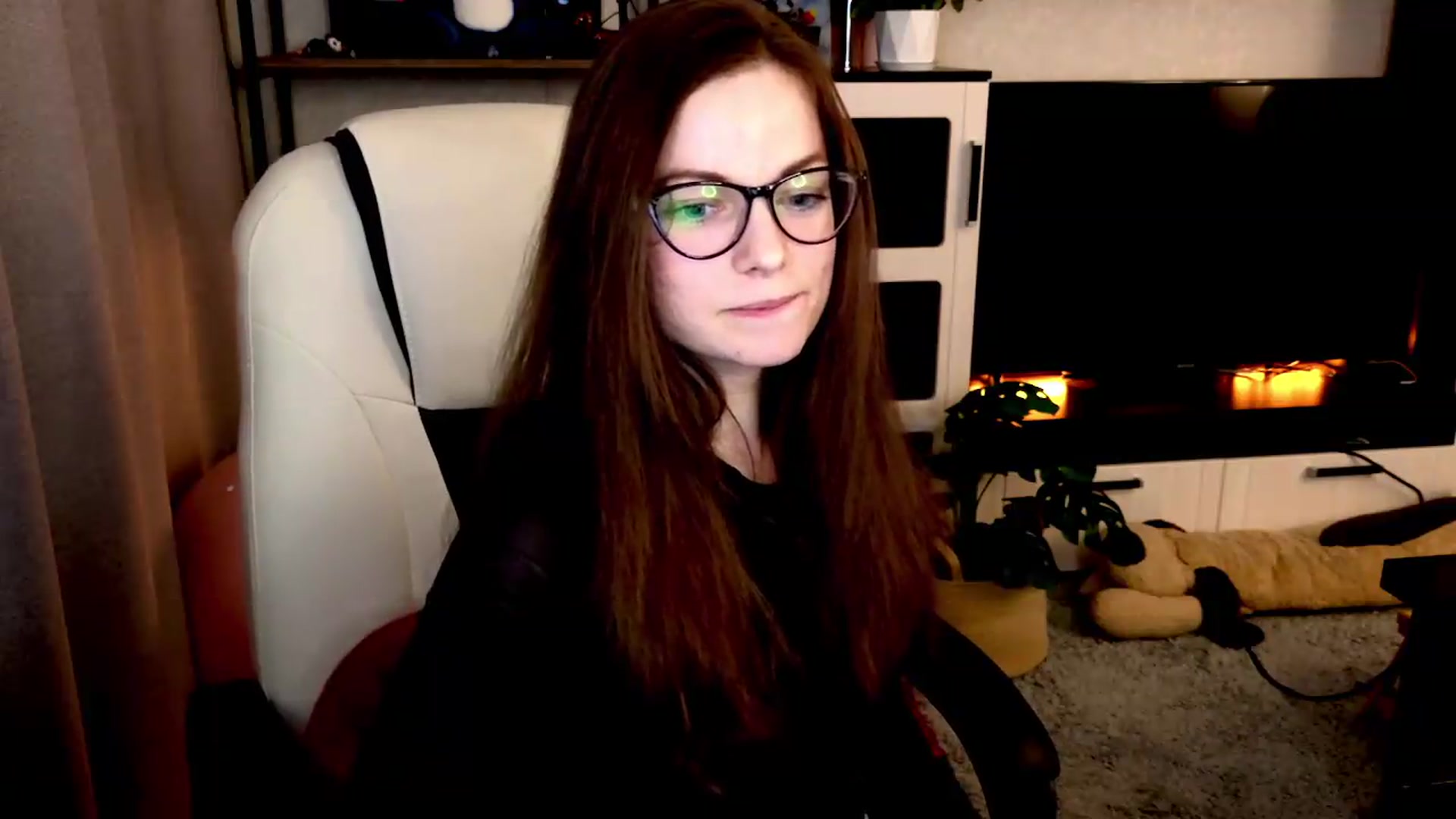 Gallery image thumbnail from MewTwo's myfreecams stream on, 08/19/2026, 01:50 image 7 of 20