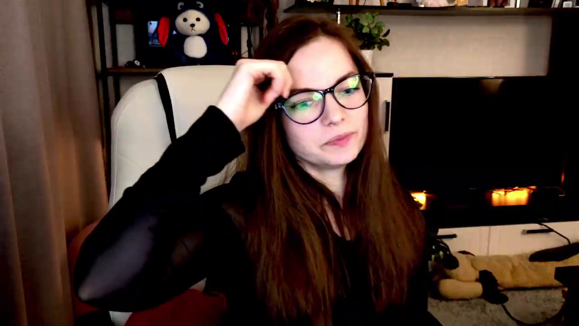 Gallery image thumbnail from MewTwo's myfreecams stream on, 08/19/2026, 01:50 image 19 of 20