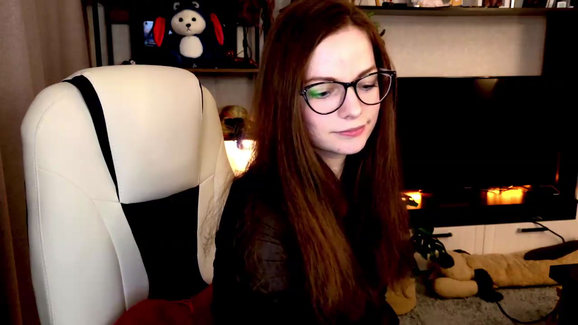 Gallery image thumbnail from MewTwo's myfreecams stream on, 08/19/2026, 01:50 image 10 of 20