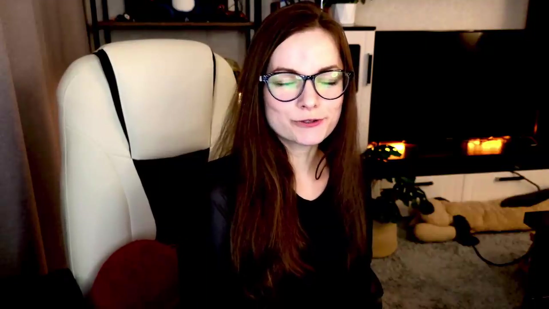 Gallery image thumbnail from MewTwo's myfreecams stream on, 08/19/2026, 01:50 image 3 of 20