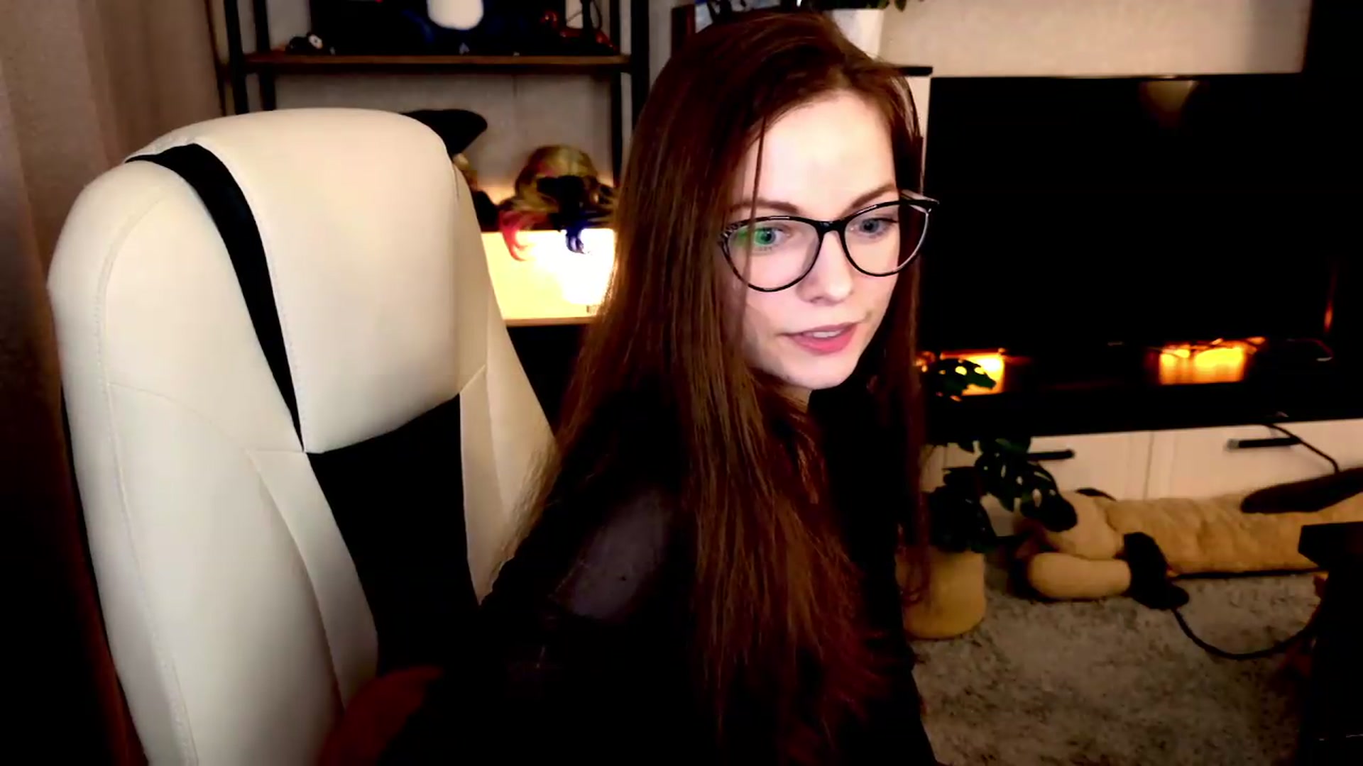 Gallery image thumbnail from MewTwo's myfreecams stream on, 08/19/2026, 01:50 image 2 of 20