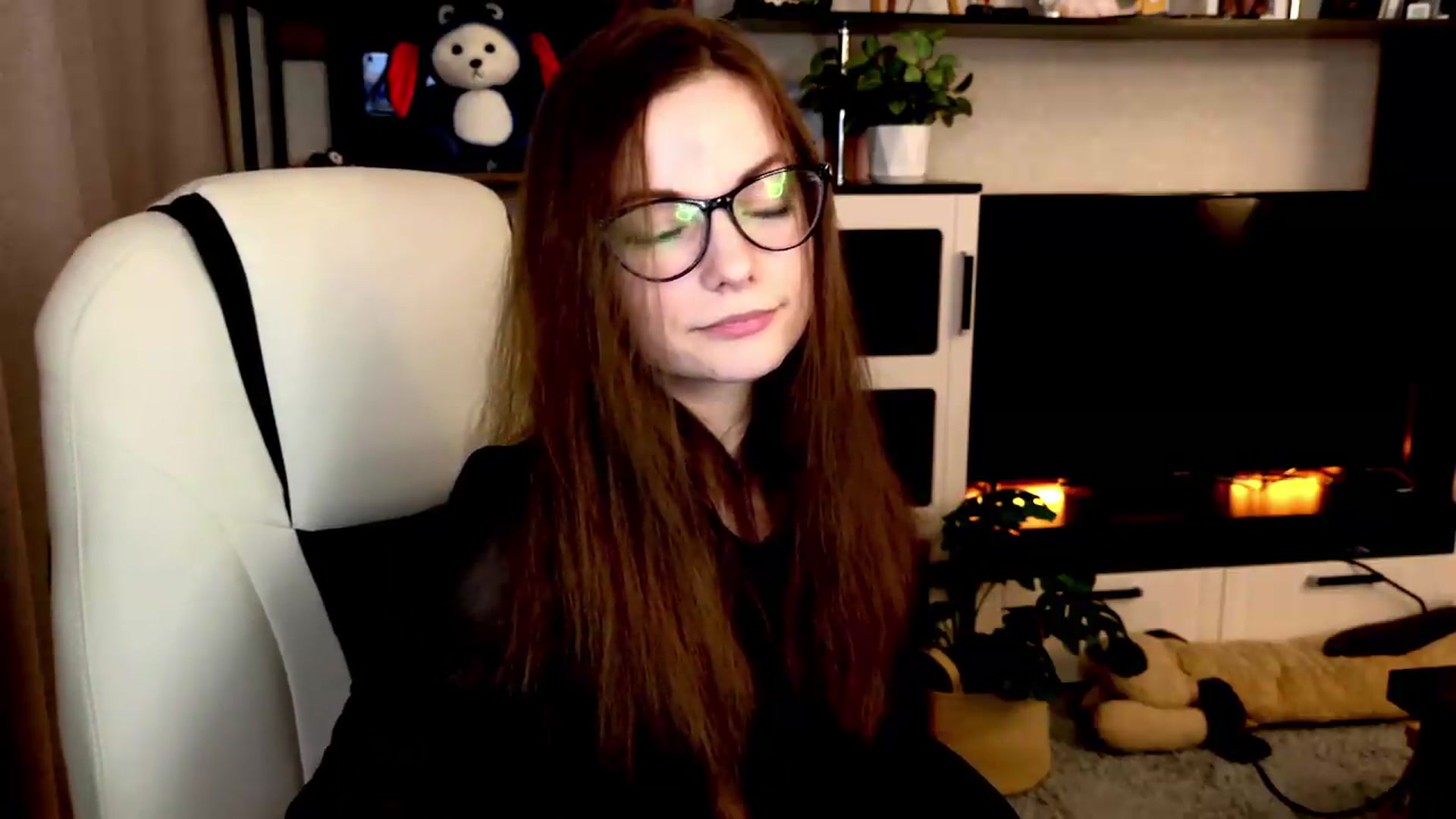 Gallery image thumbnail from MewTwo's myfreecams stream on, 08/19/2026, 01:50 image 12 of 20
