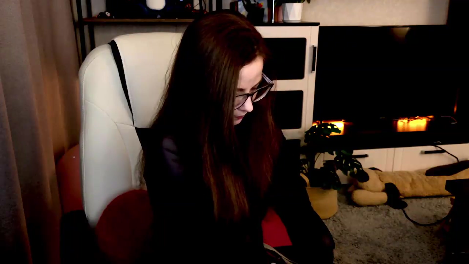 Gallery image thumbnail from MewTwo's myfreecams stream on, 08/19/2026, 01:50 image 8 of 20
